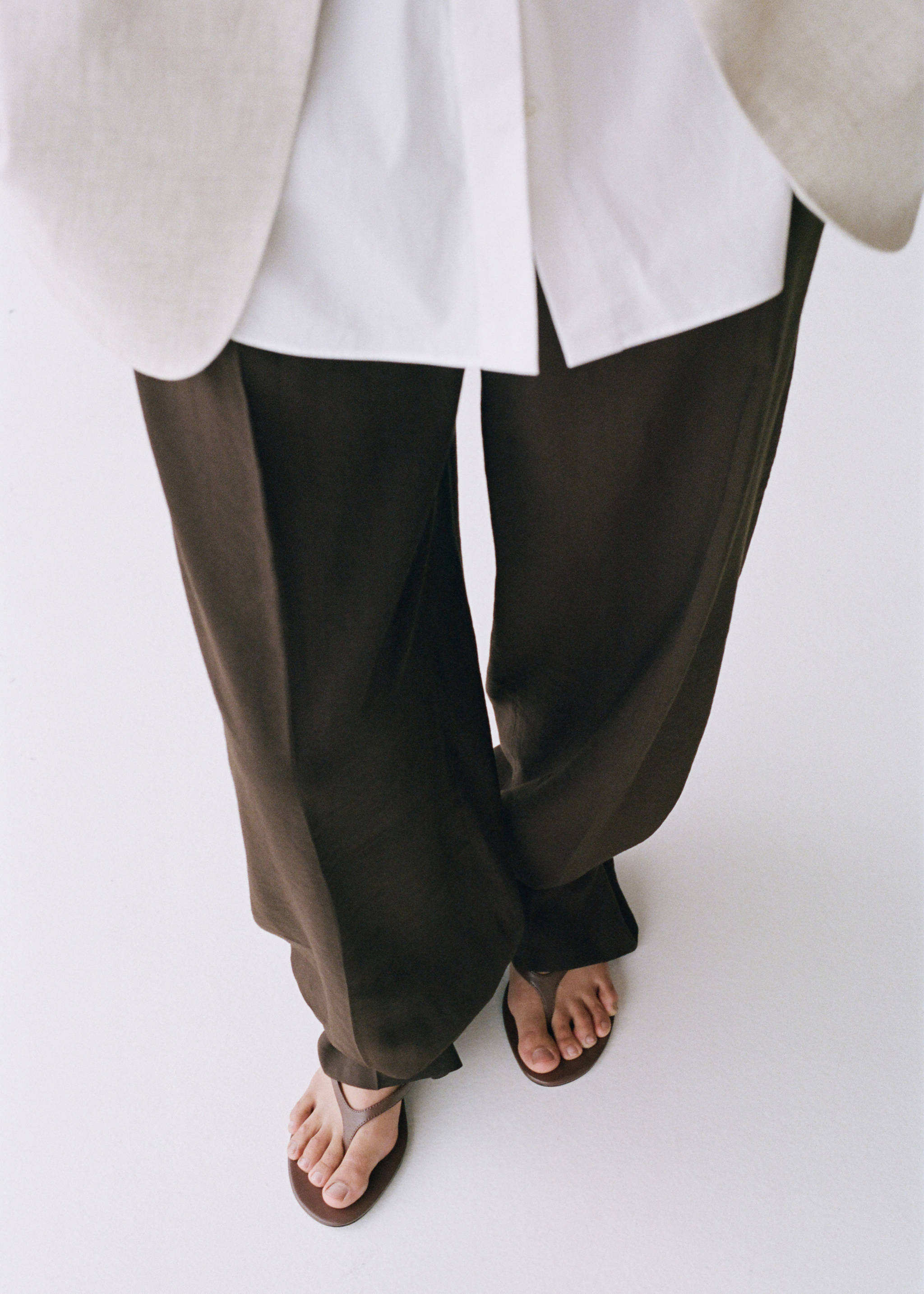 Heeled sandals with metallic detail - Details of the article 9