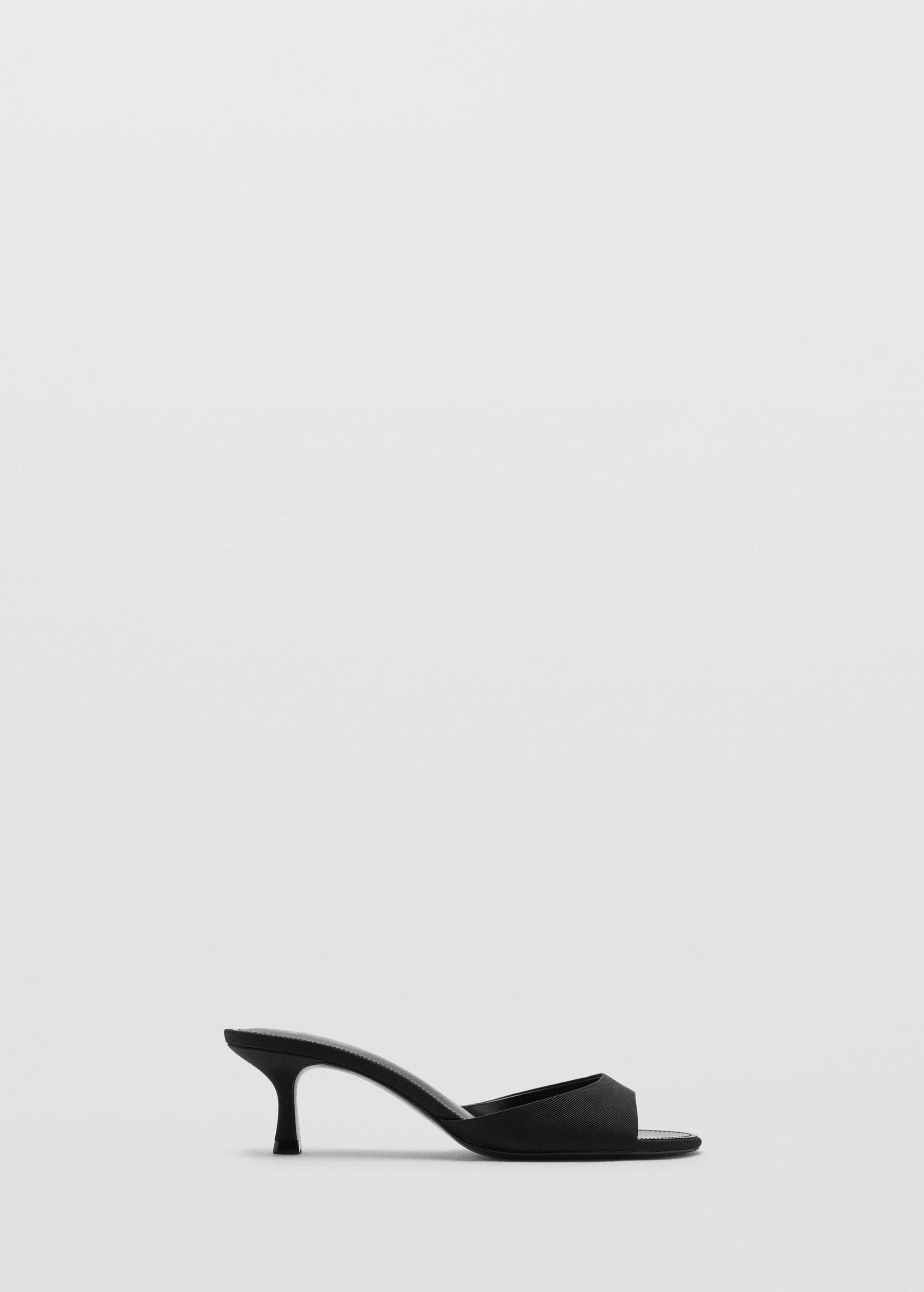 Kitten-heel sandals with strap - Article without model