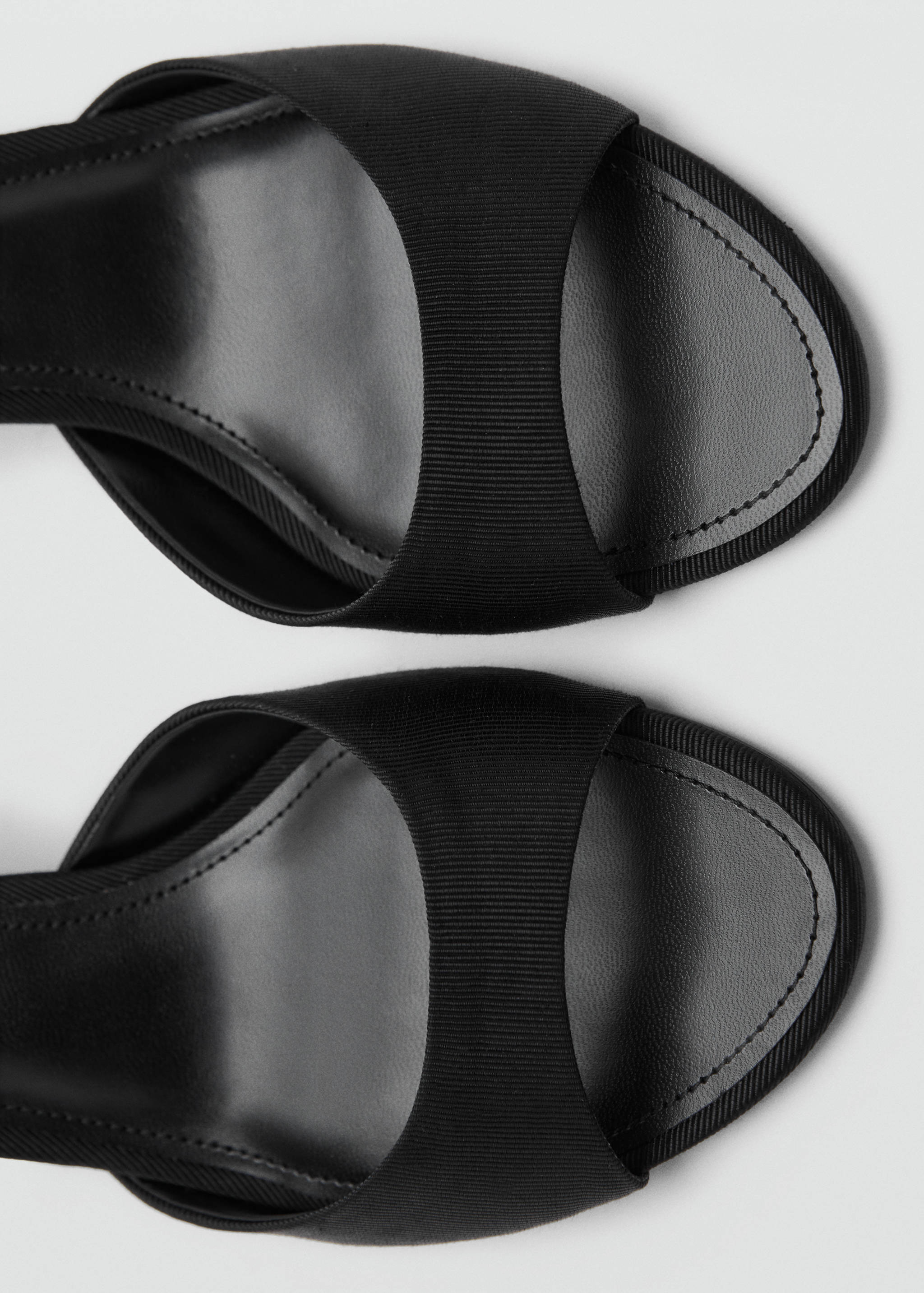 Kitten-heel sandals with strap - Details of the article 2