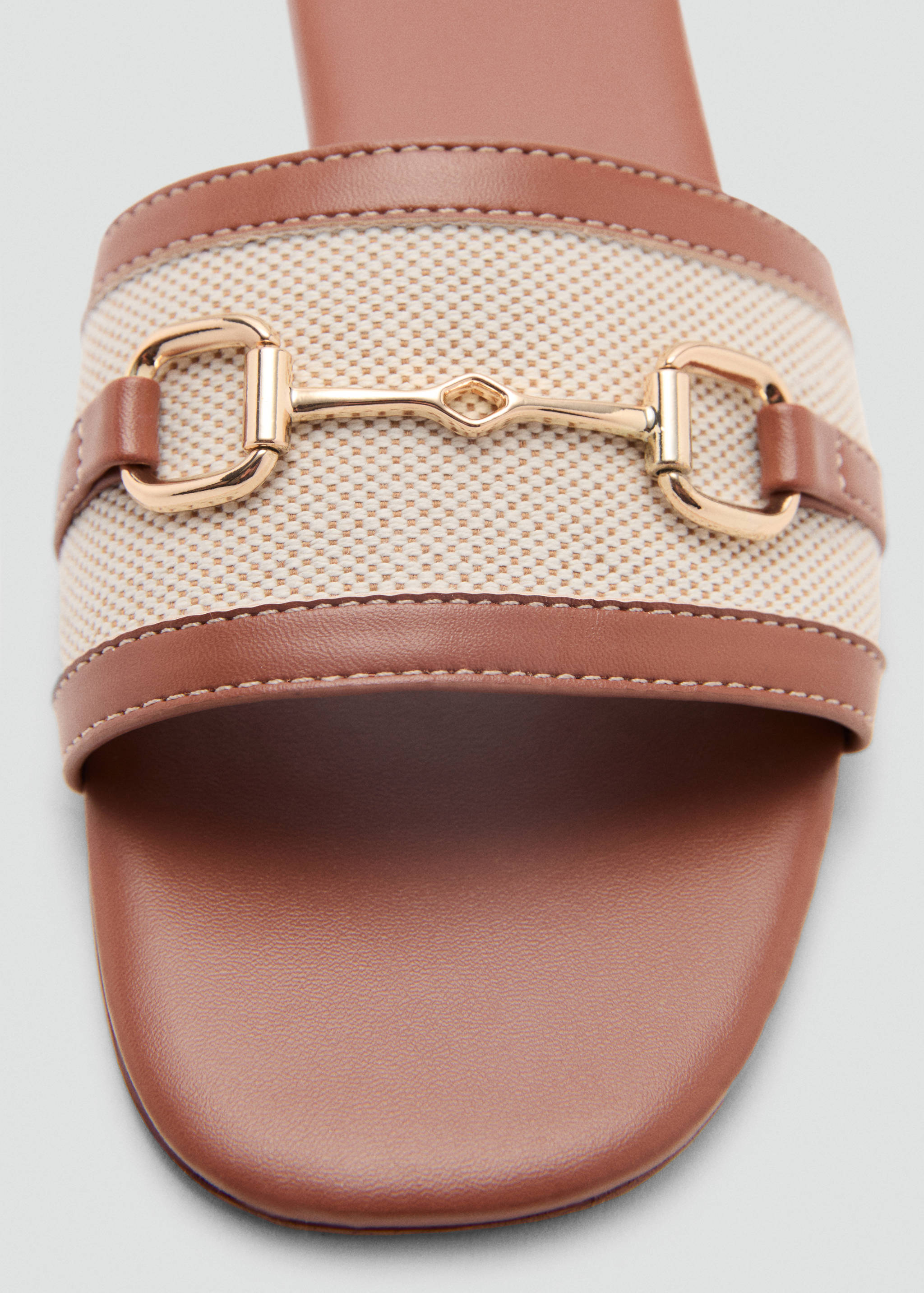 Sandals with buckle strap - Details of the article 2