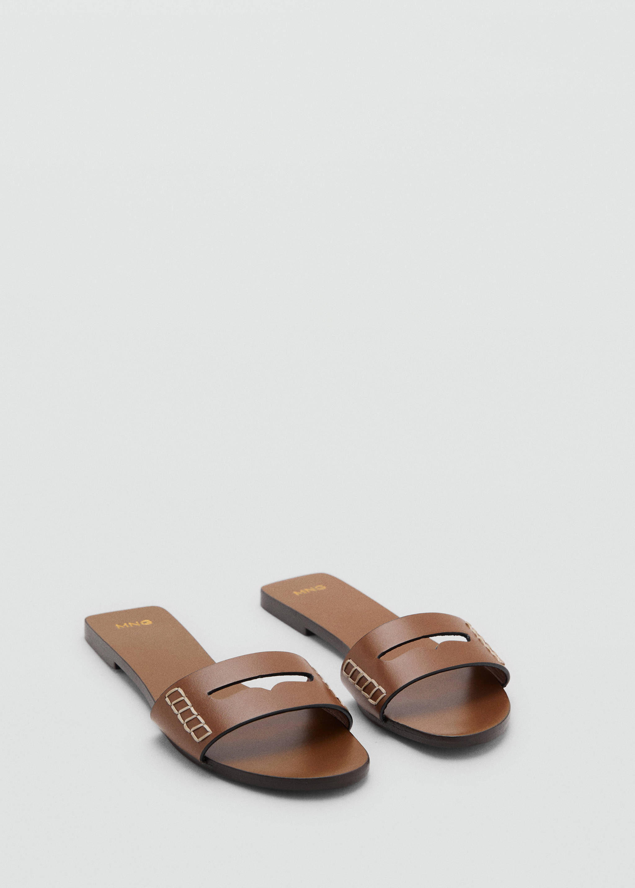 Leather sandals with a wide strap - Medium plane