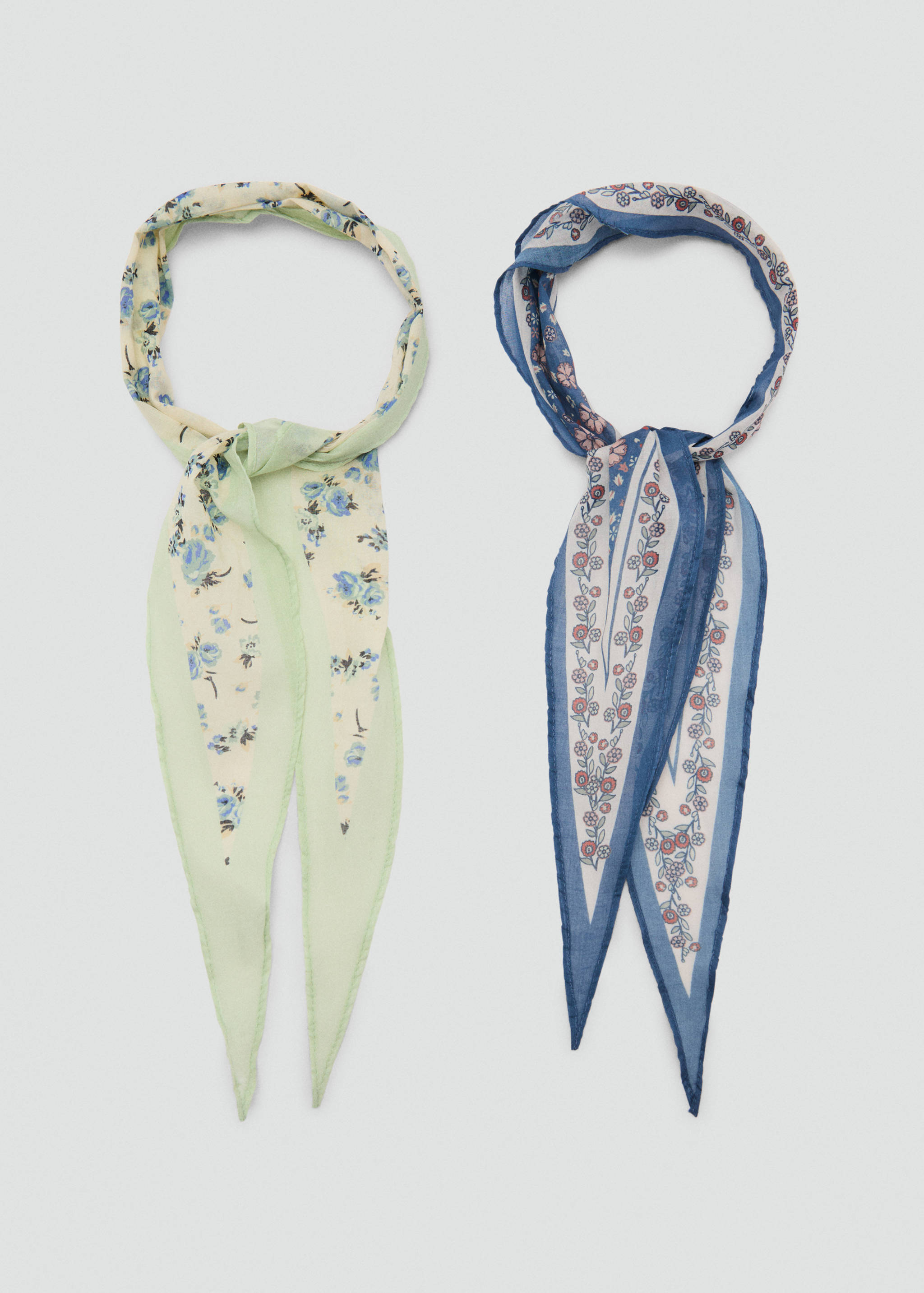 Set of 2 printed handkerchiefs - Details of the article 1