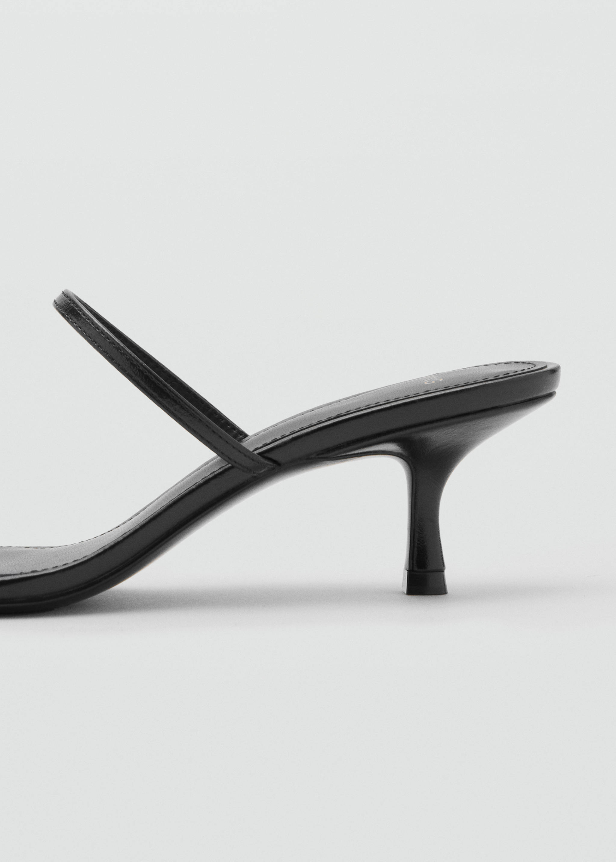 Heeled sandals with metallic detail - Details of the article 1