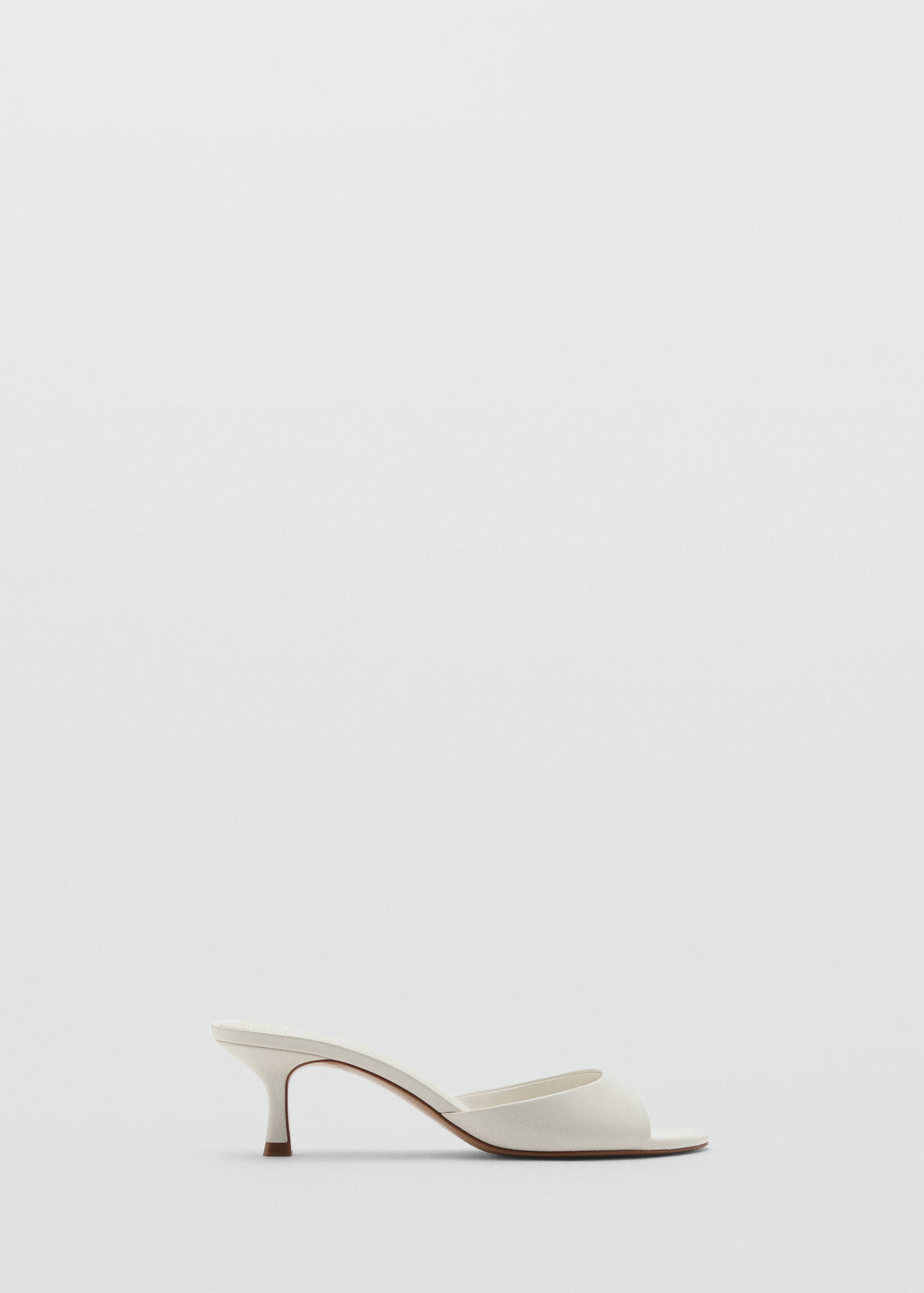 Kitten-heel sandals with strap - Article without model