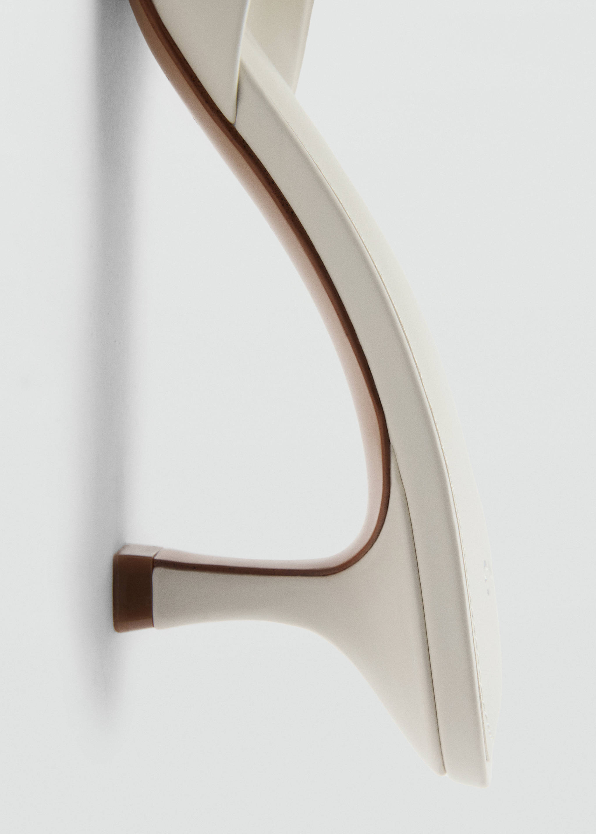 Kitten-heel sandals with strap - Details of the article 1