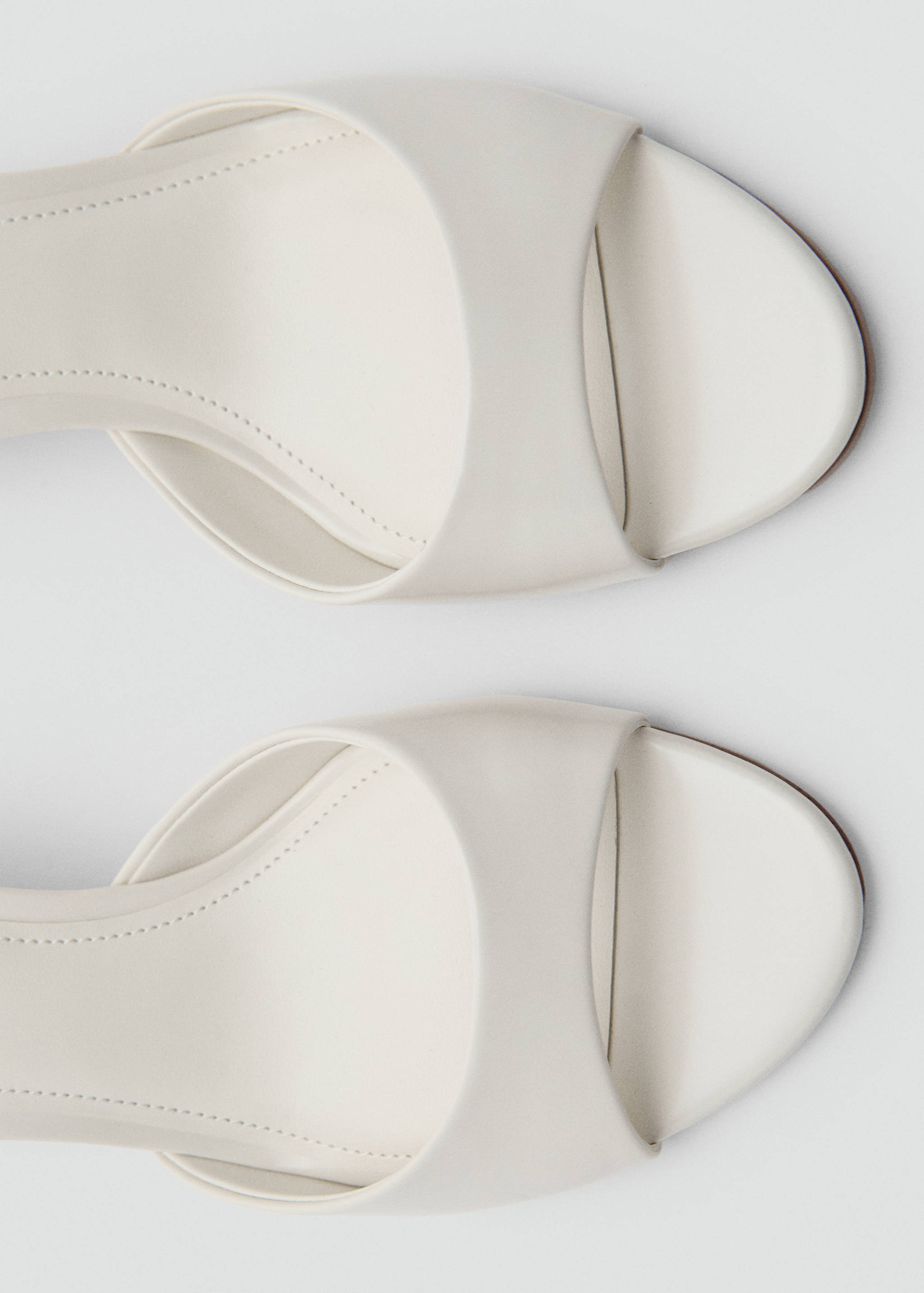 Kitten-heel sandals with strap - Details of the article 2