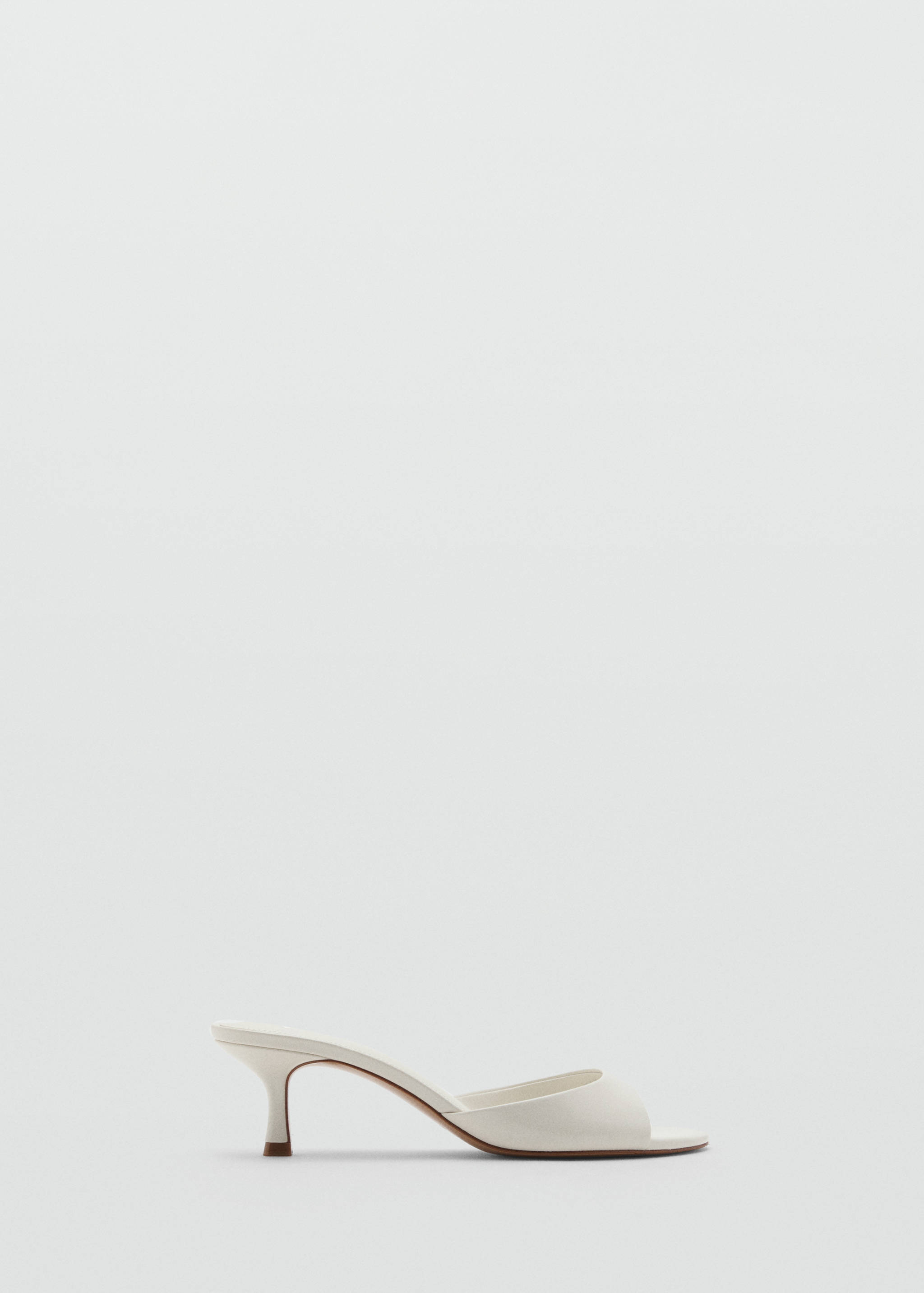 Kitten-heel sandals with strap - Article without model
