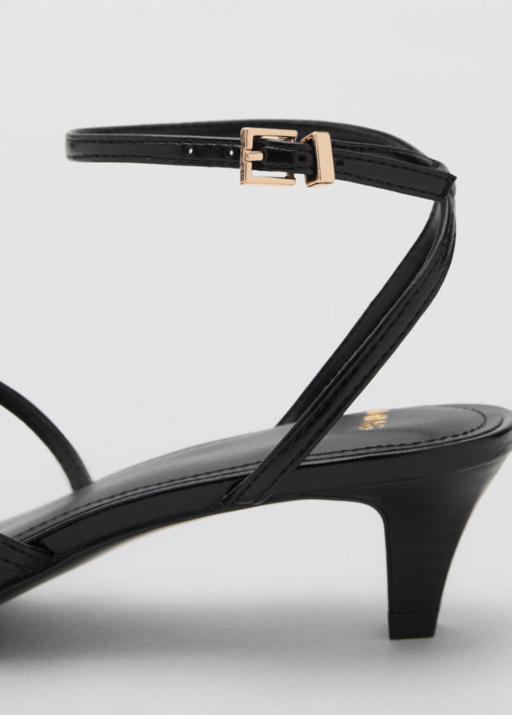 Kitten-heel sandals with buckle — Black
