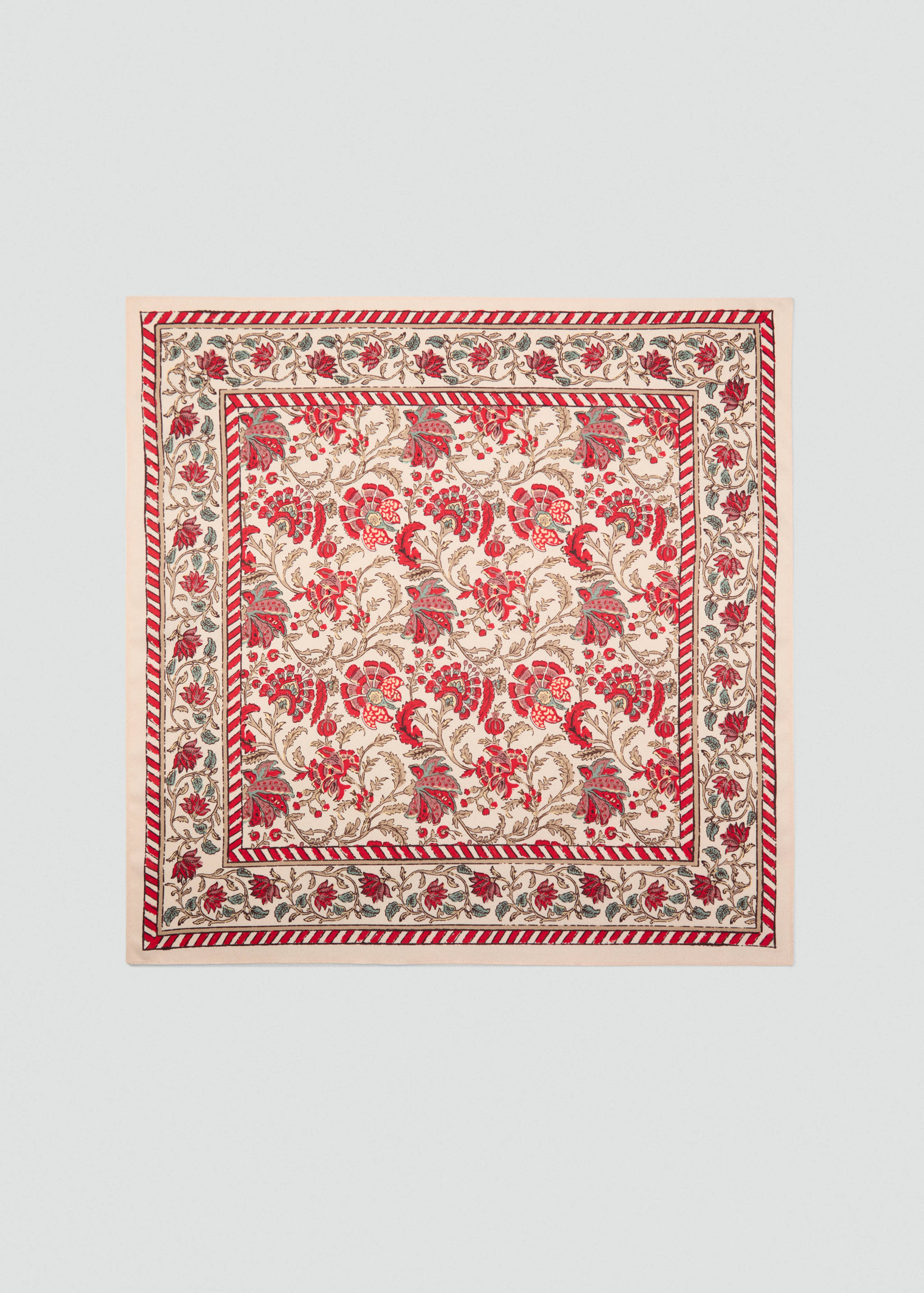 Tuch mit Blumenprint - Artikel ohne Model