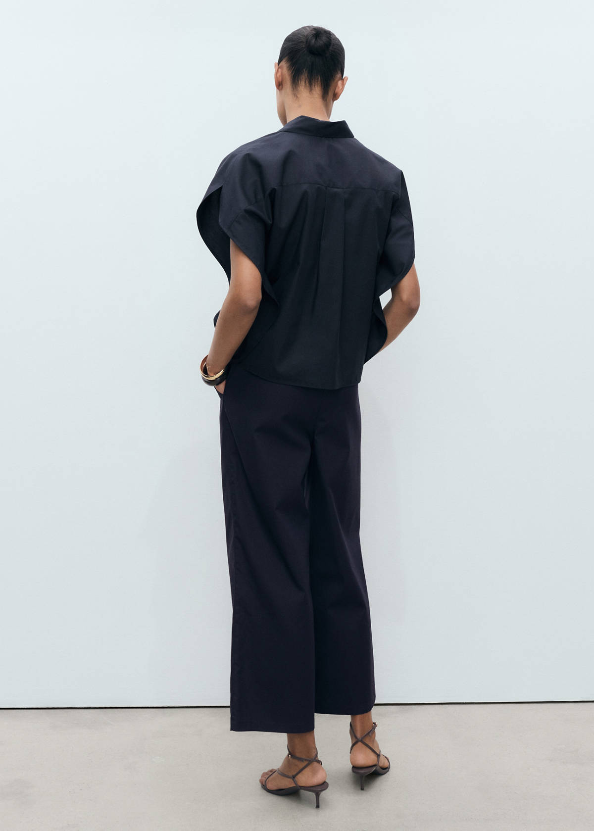 Straight-cut crop trousers — Navy