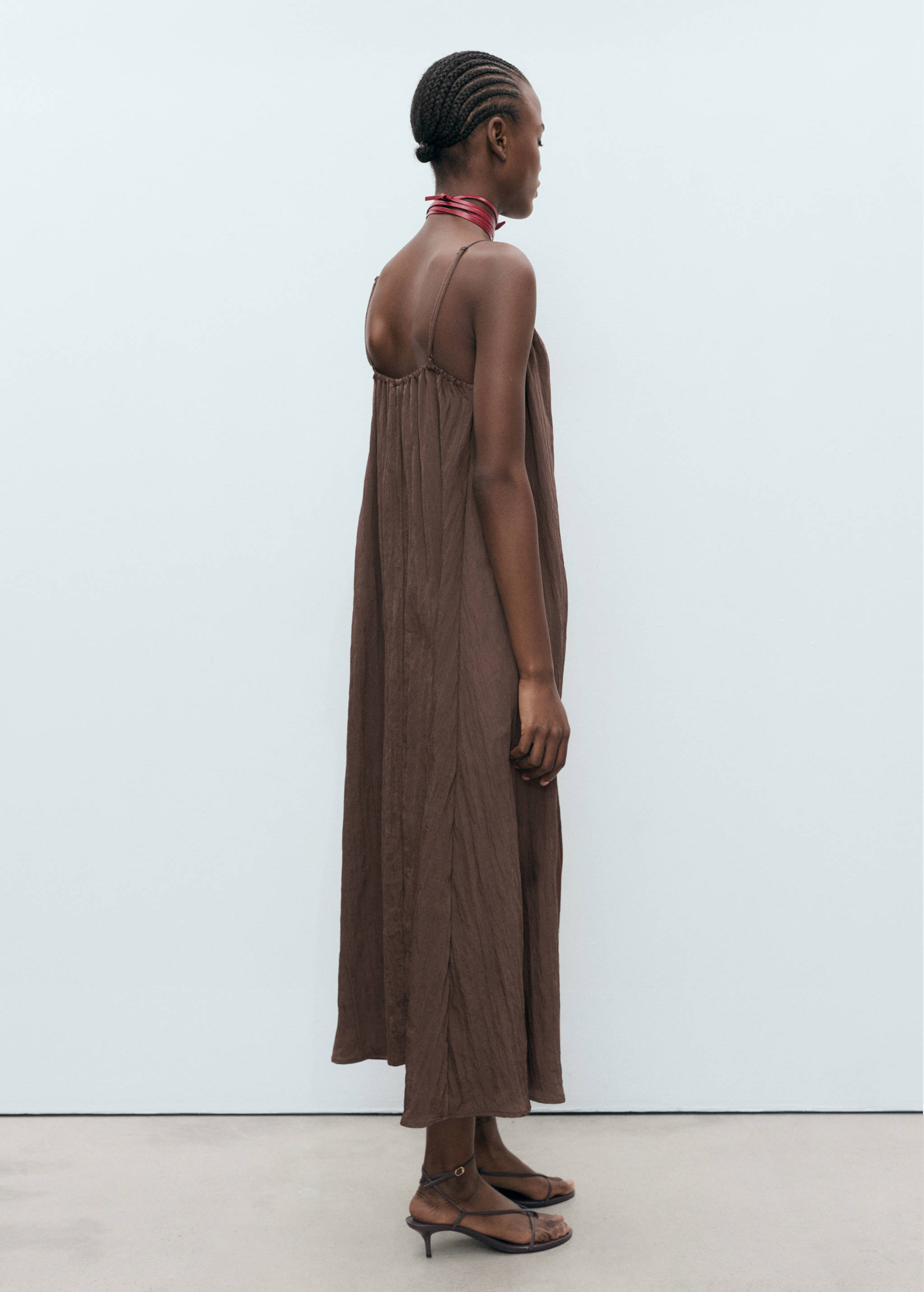 Long creased effect dress - Reverse of the article
