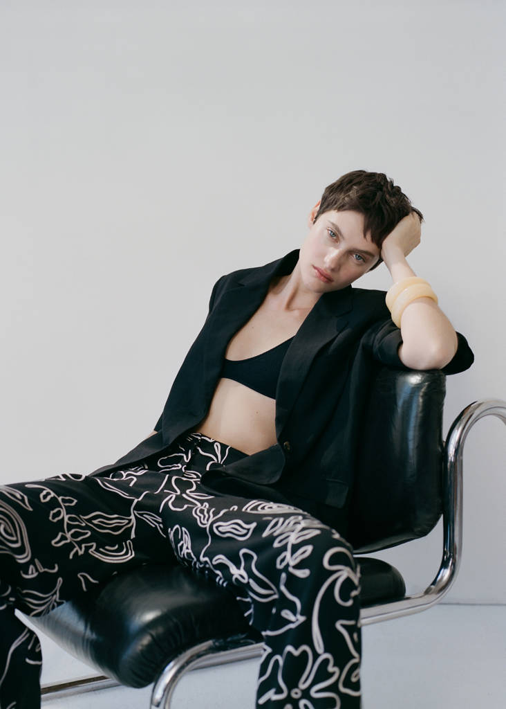 Floral-print linen-blend trousers — Black
