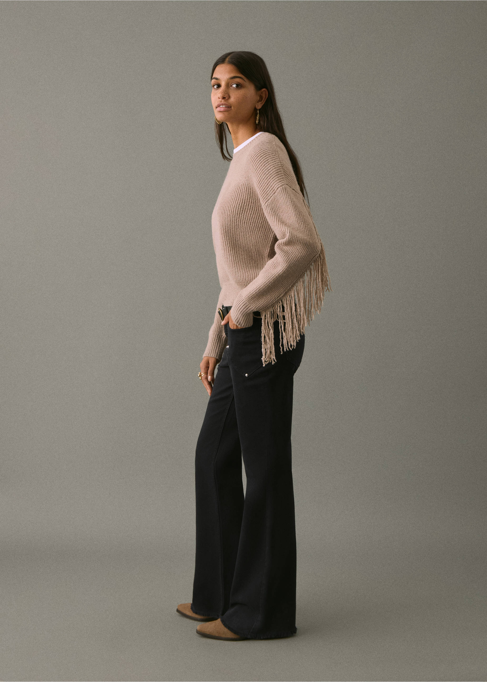 Jeans flare tachuelas - Plano medio, Denim negro. Ref: 17021183-00.