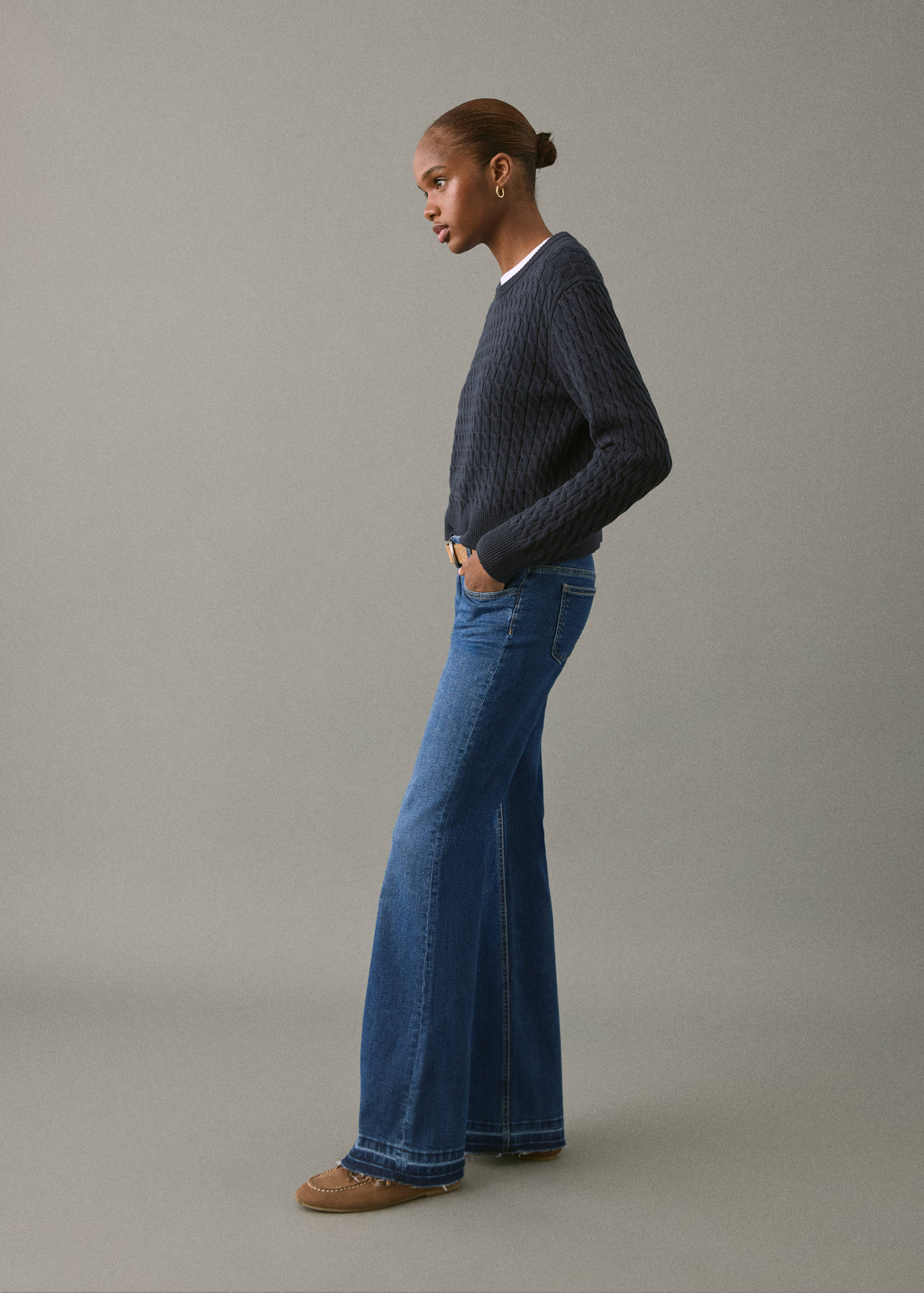 Calças de ganga flare de cintura baixa - Plano médio