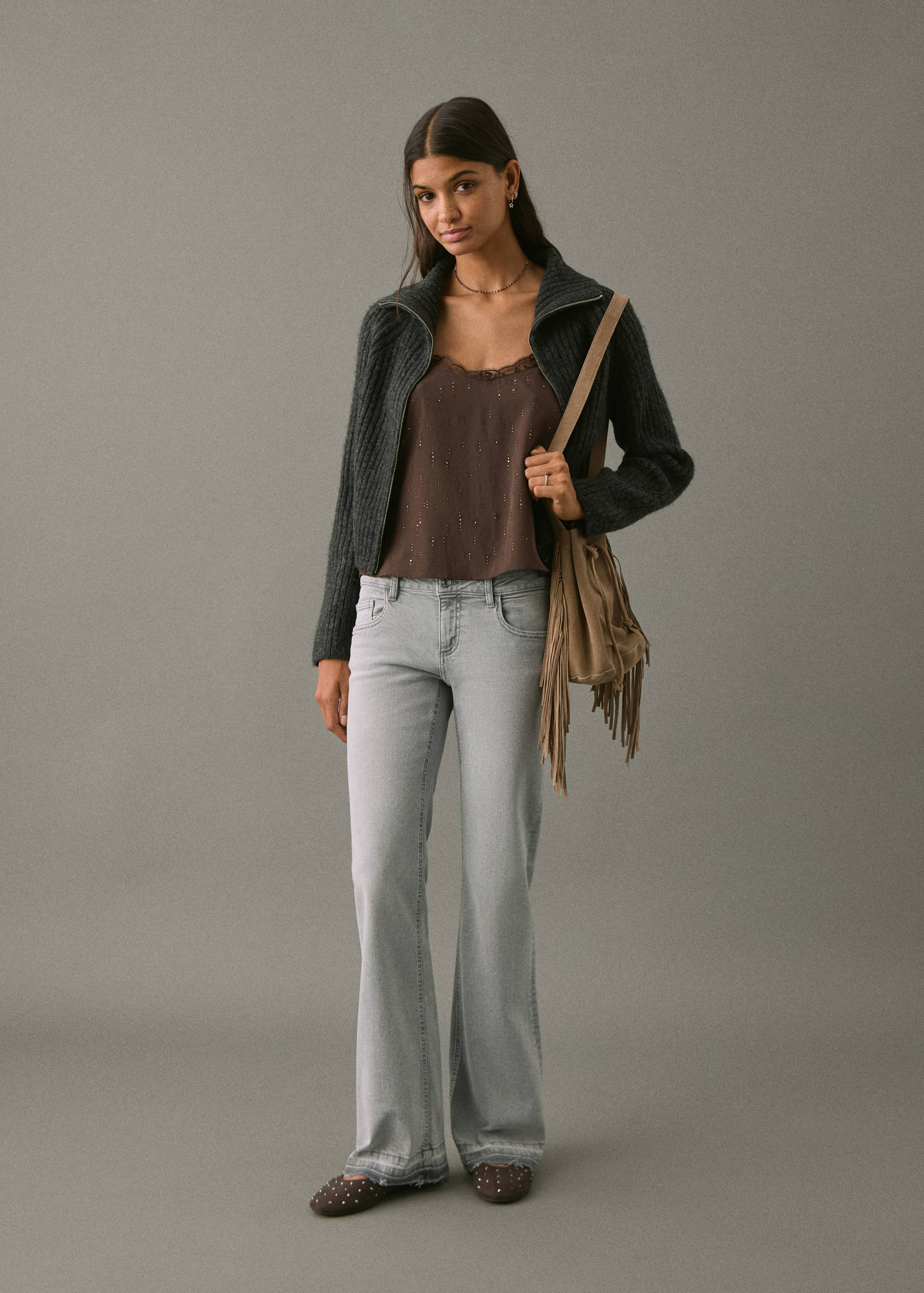 Calças de ganga flare de cintura baixa - Plano geral