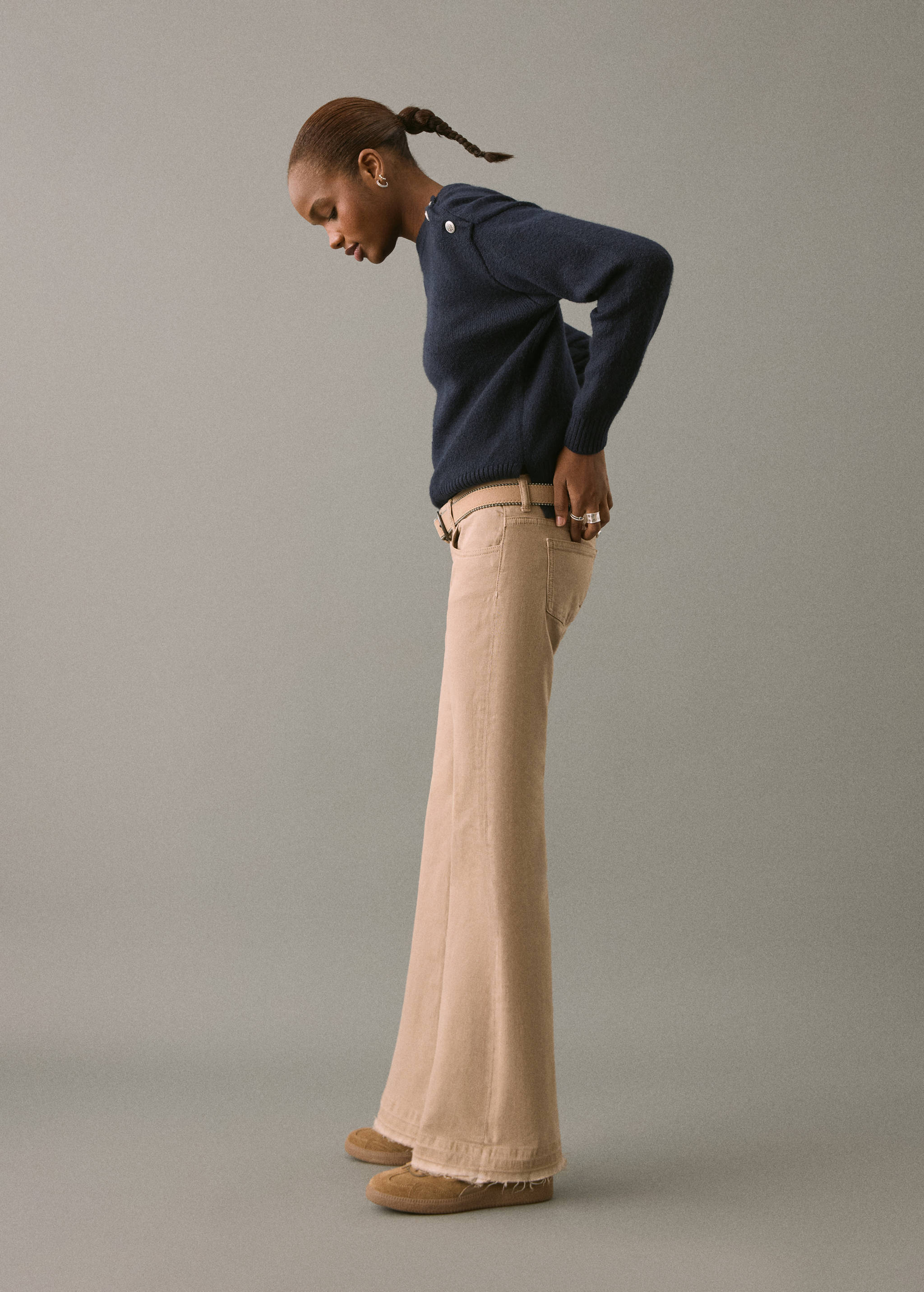 Calças de ganga flare de cintura baixa - Pormenor do artigo 2