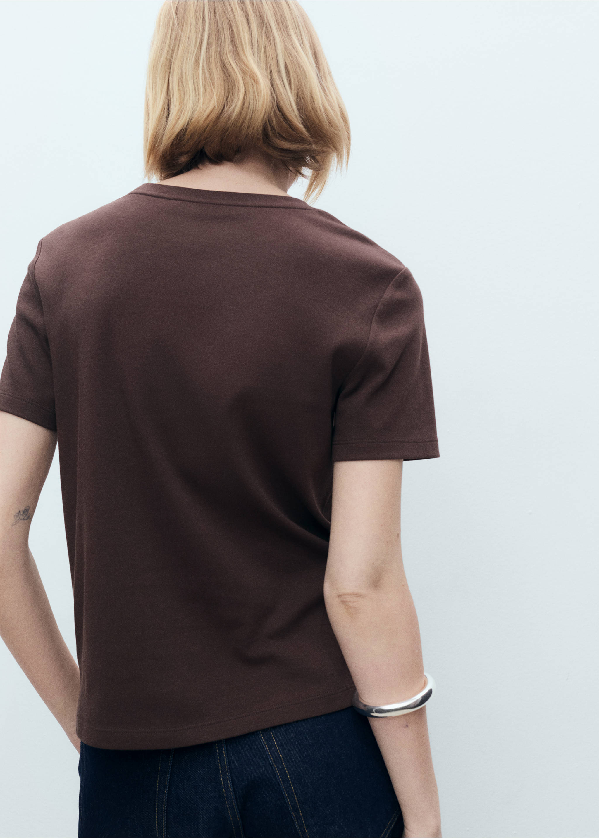 Cotton short-sleeved t-shirt - Reverse of the article, Chocolate. Ref: 17021197-00.