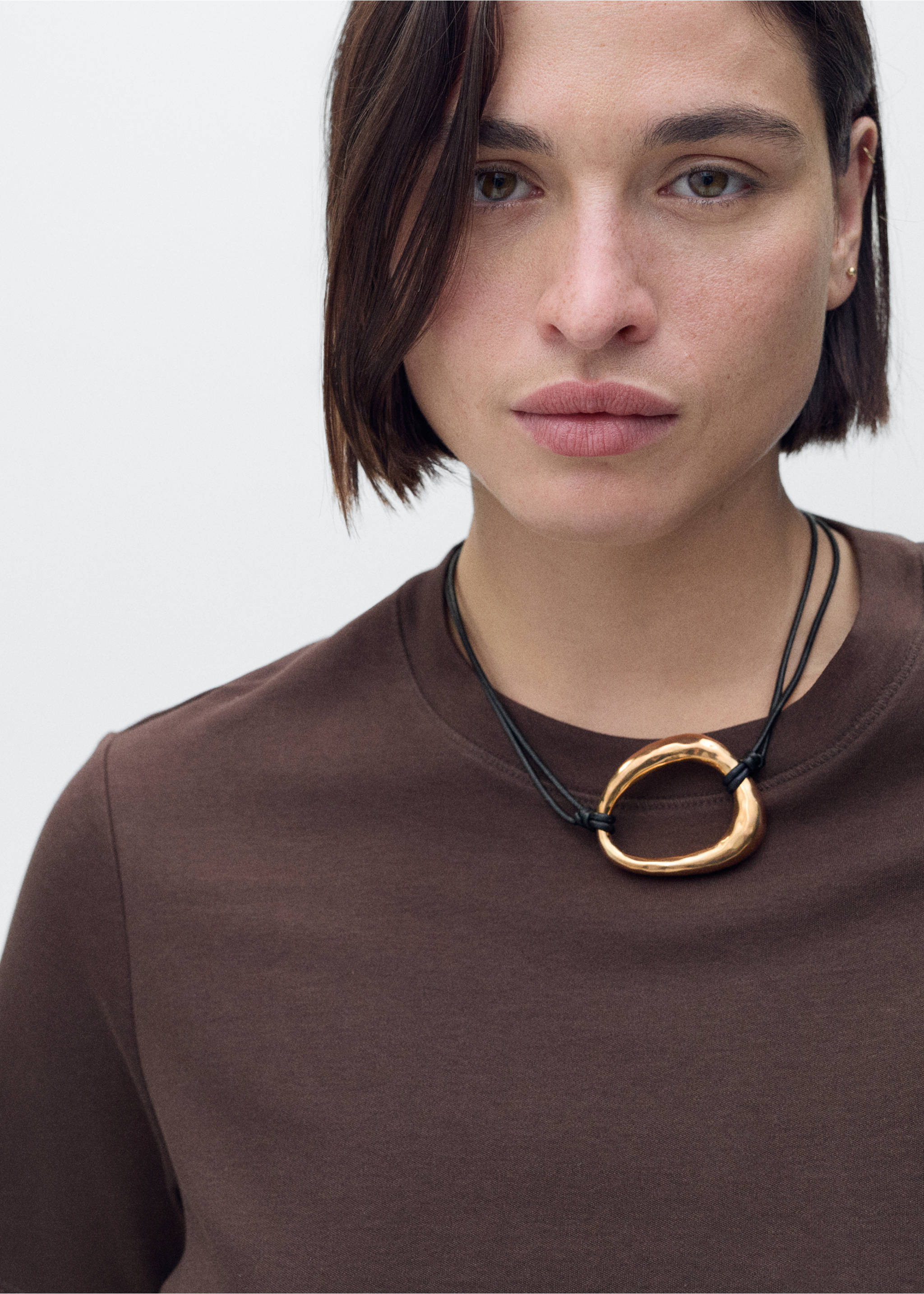 Cotton short-sleeved t-shirt - Details of the article 4, Chocolate. Ref: 17021197-00.