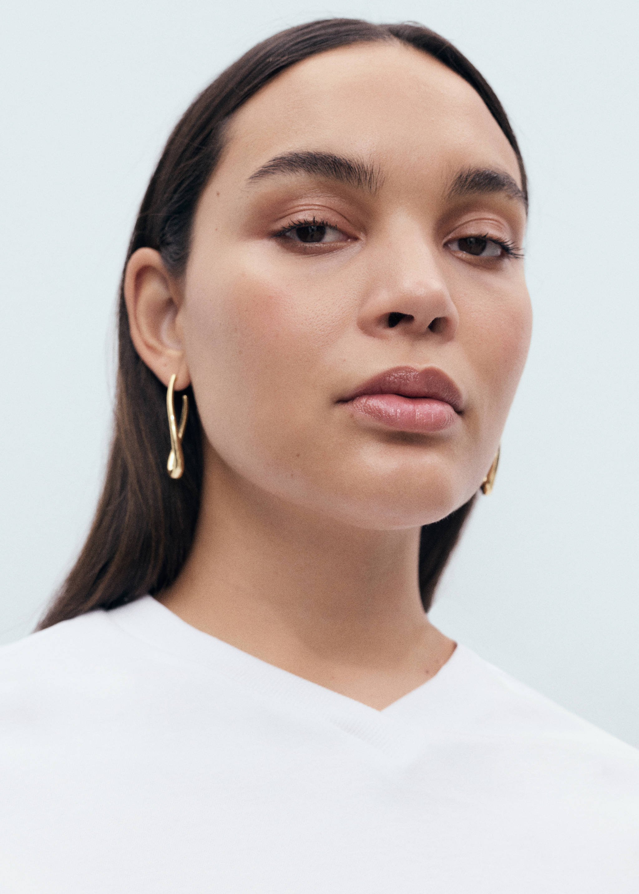 V-neck cotton T-shirt - Details of the article 4