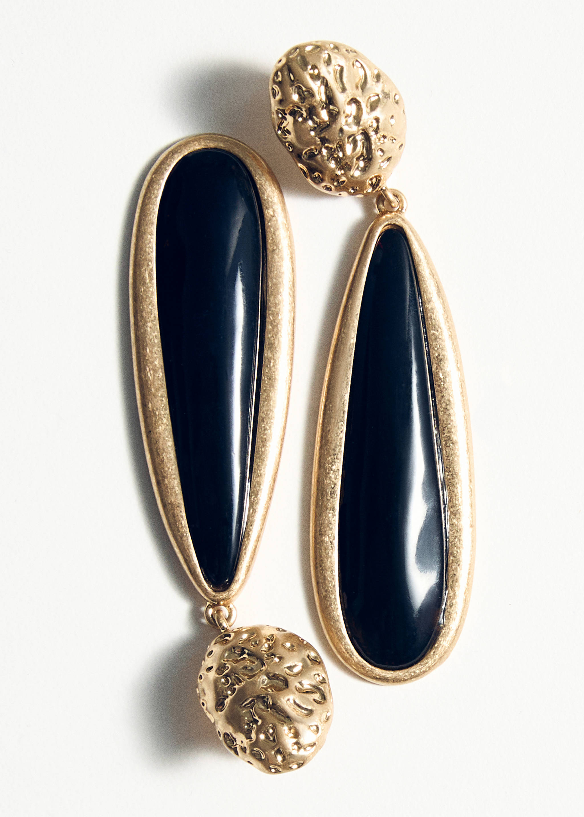 Resin pendant earrings - Details of the article 5