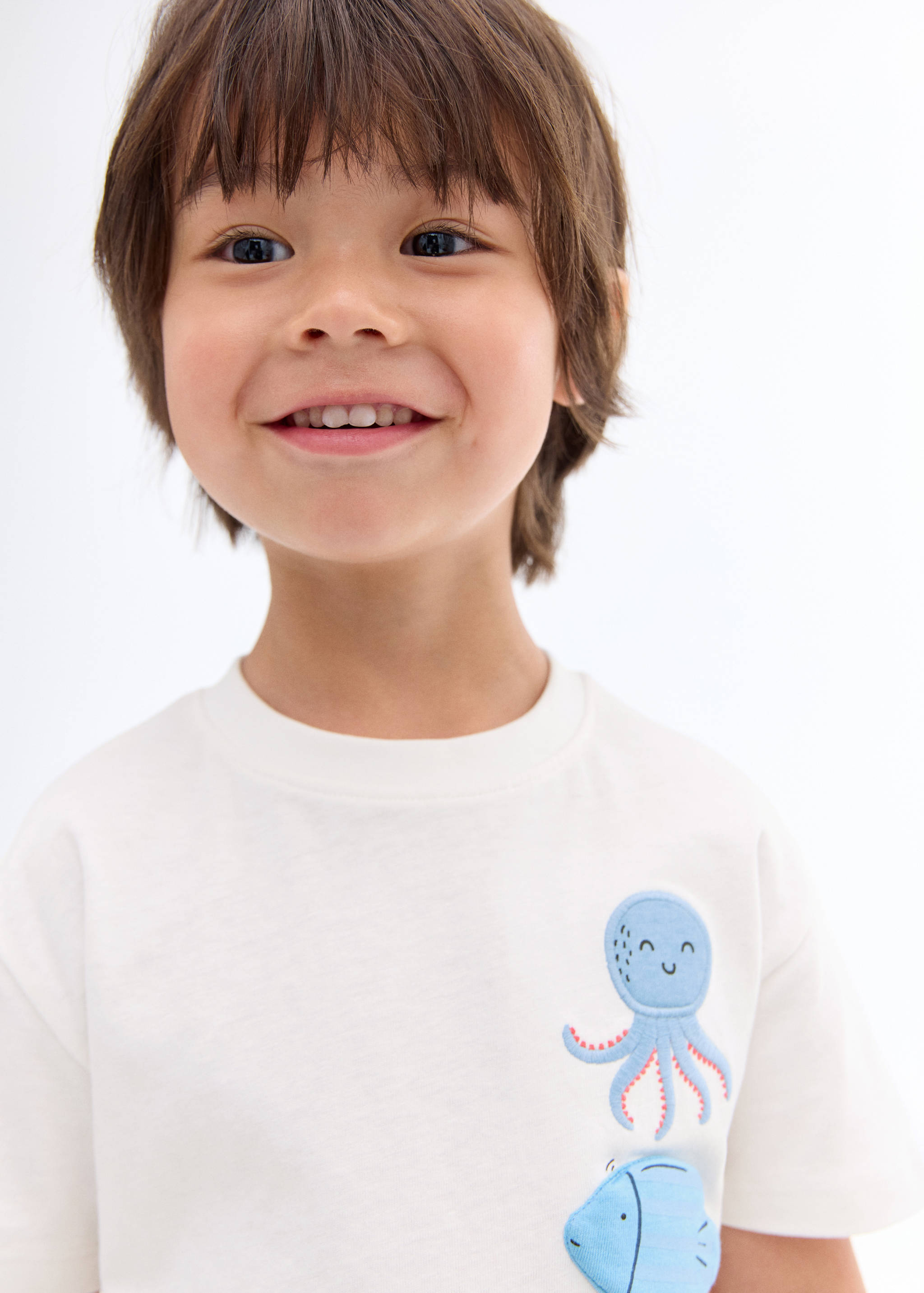 Tricou model relief - Detaliu al articolului 1