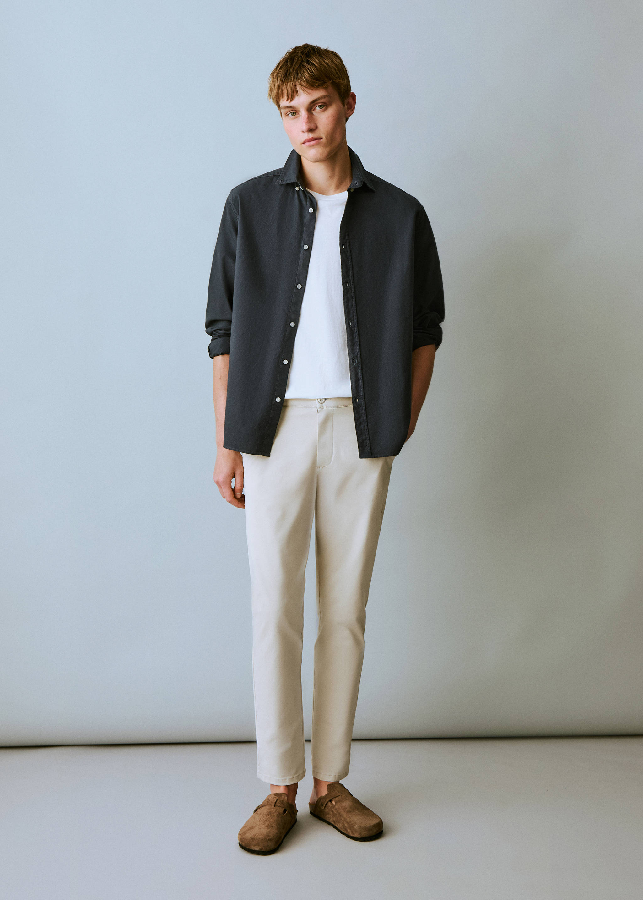 Cotton chinos - General plane