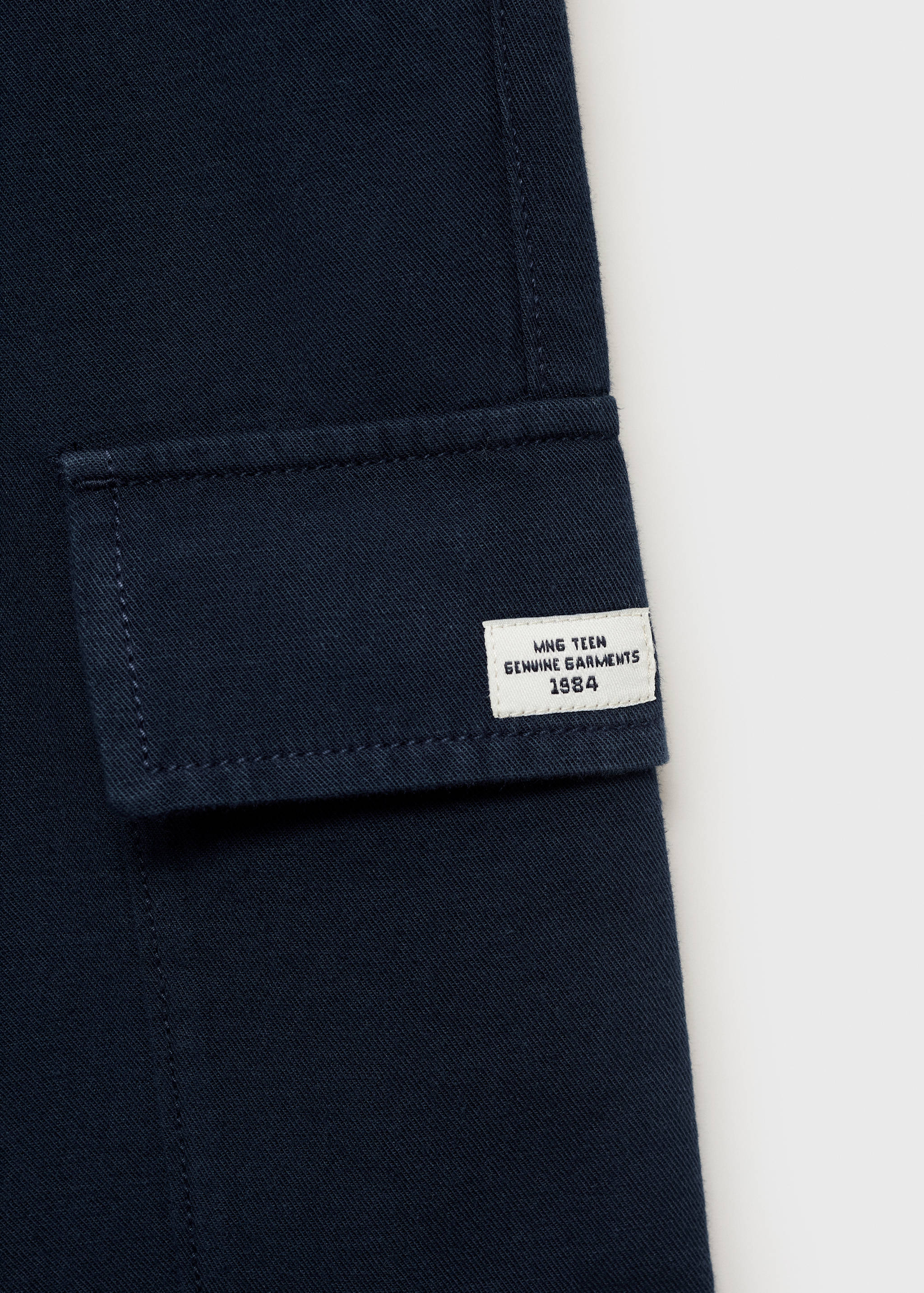 Cargo linen bermuda shorts - Details of the article 0