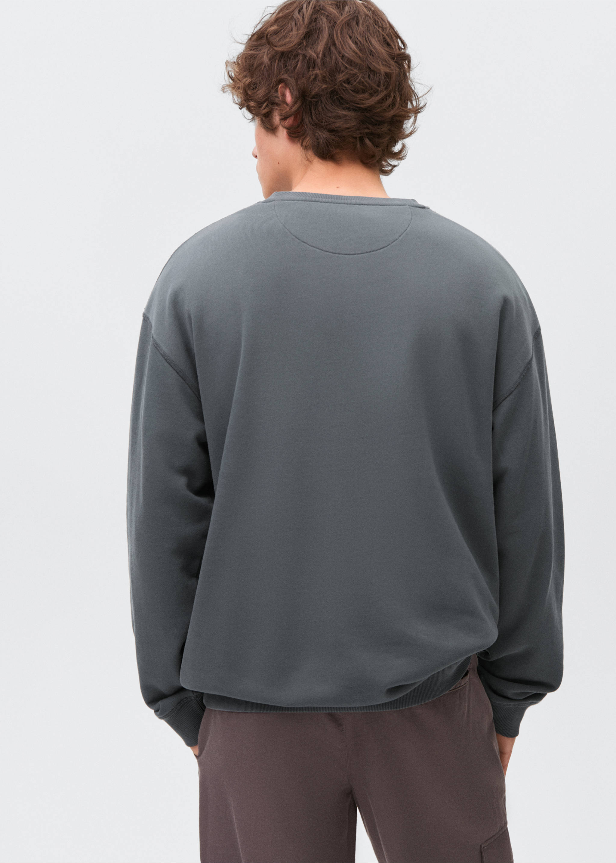 كنزة من القطن - الجهة الخلفية للمنتج, فحمي. Ref: 17021239-00.