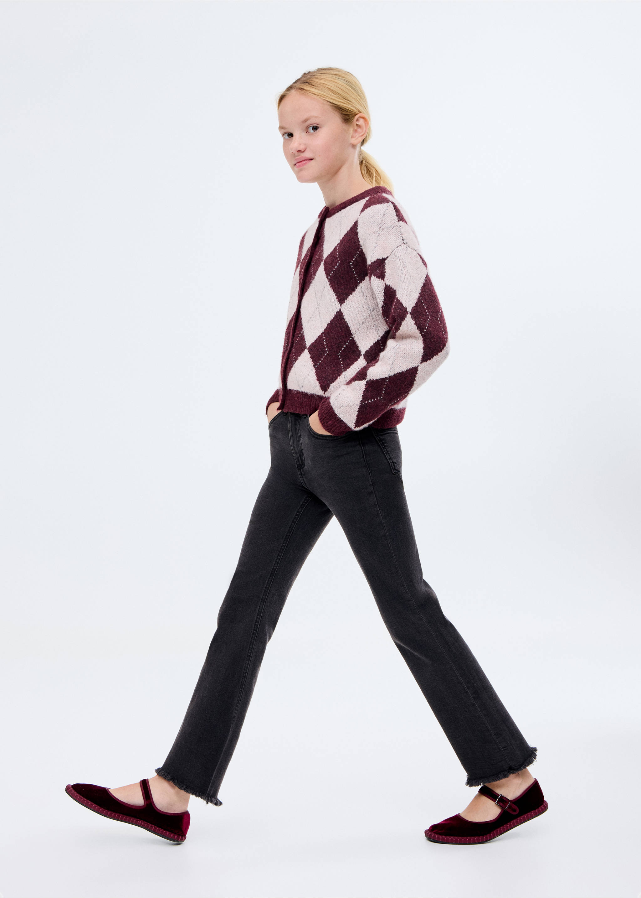 Jean flare ourlet effiloché - Plan général, Black denim. Ref: 17021243-00.