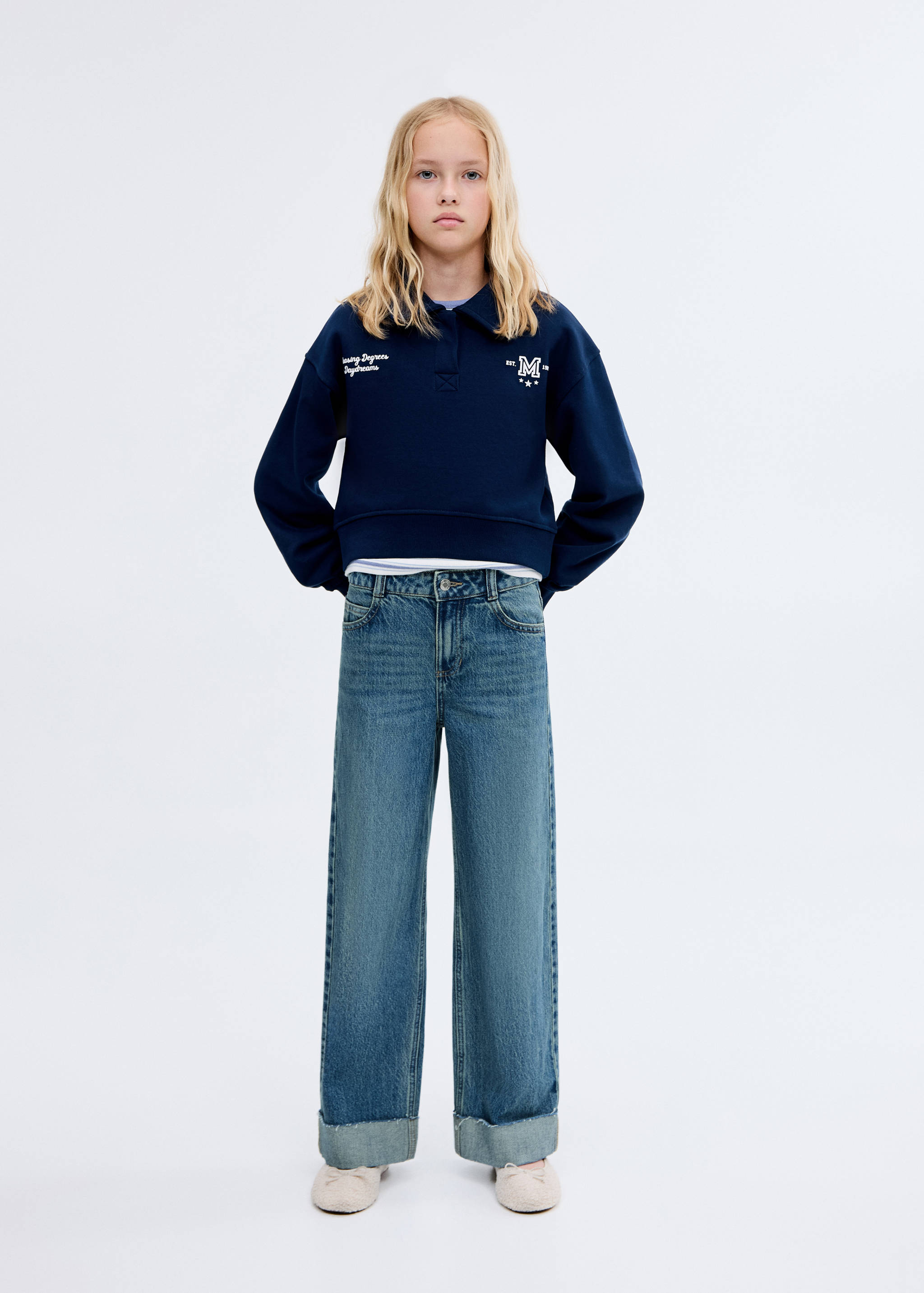 Wide leg jeans with turned-up hem - General plane