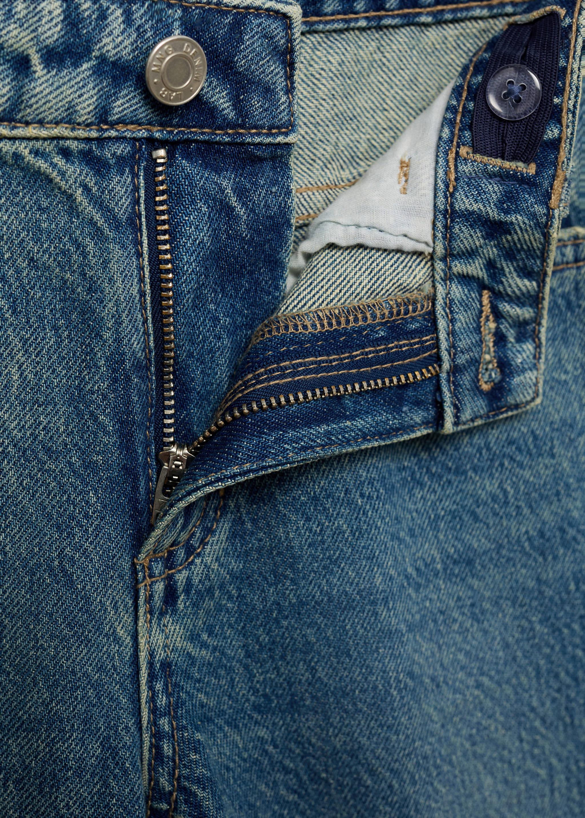 Wide leg jeans with turned-up hem - Details of the article 8