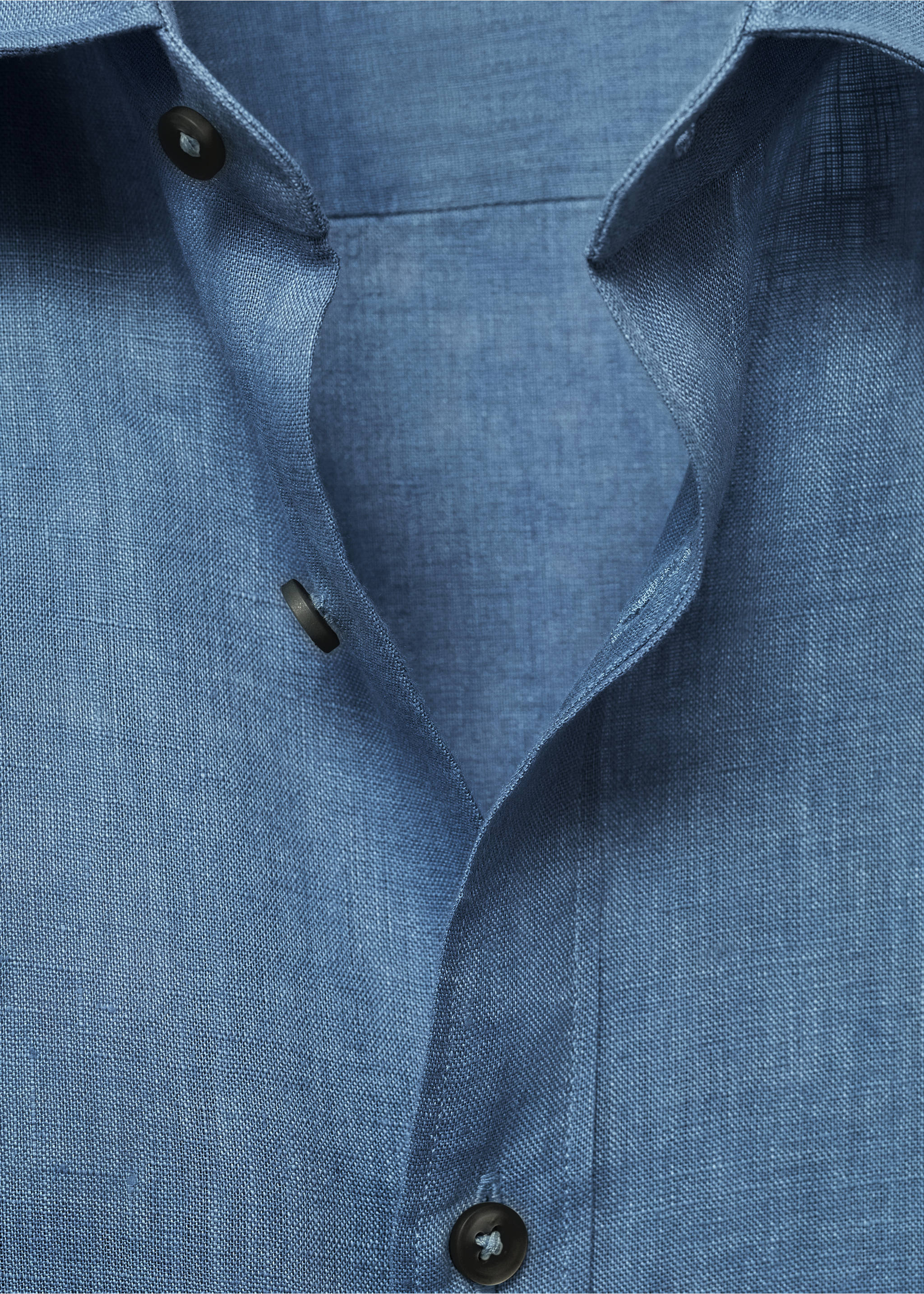 Camisa 100% lino regular fit - Detalle del artículo 8, Azul porcelana. Ref: 17021250-01.