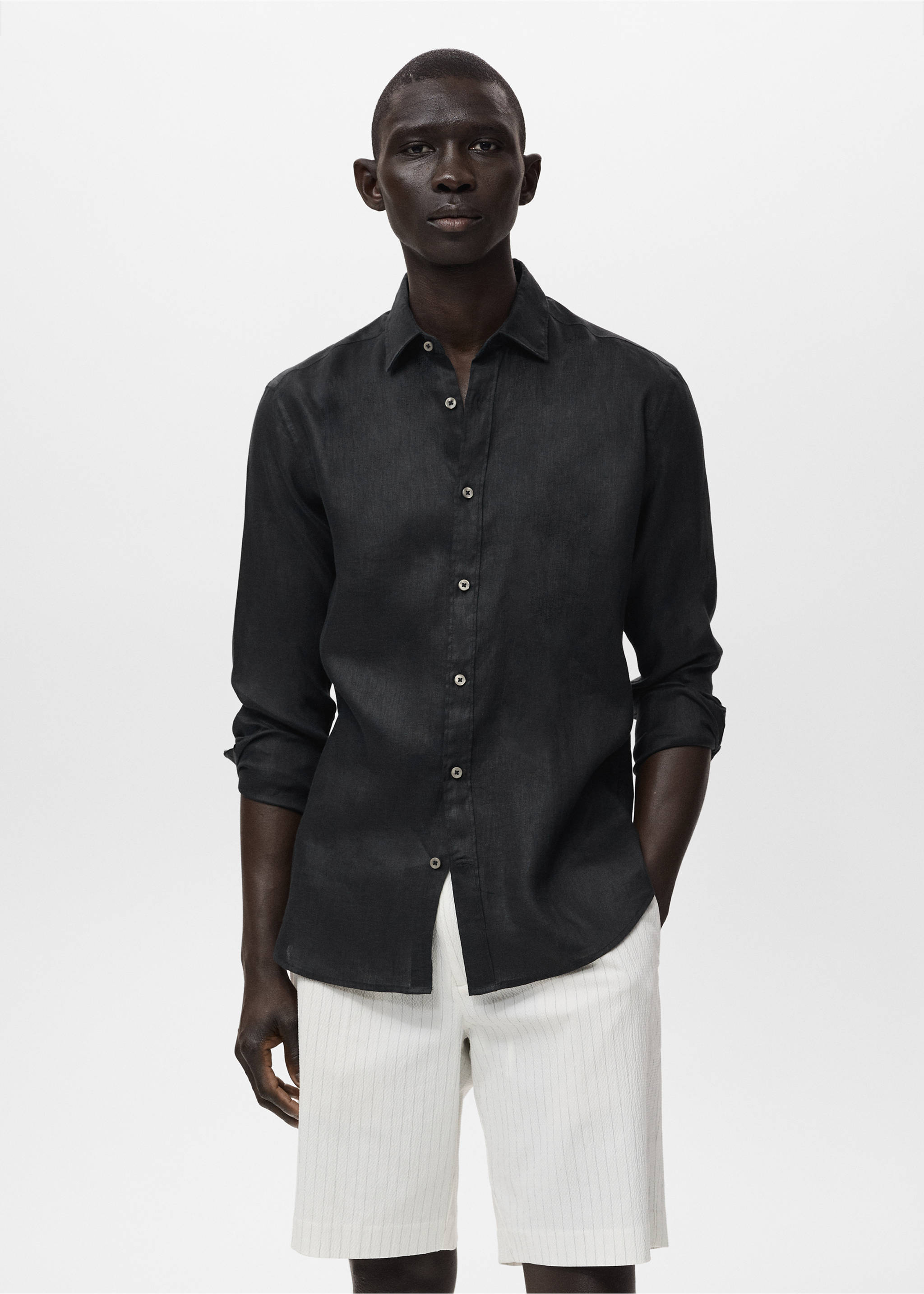 Camisa 100% lino regular fit - Plano medio, Negro. Ref: 17021250-00.