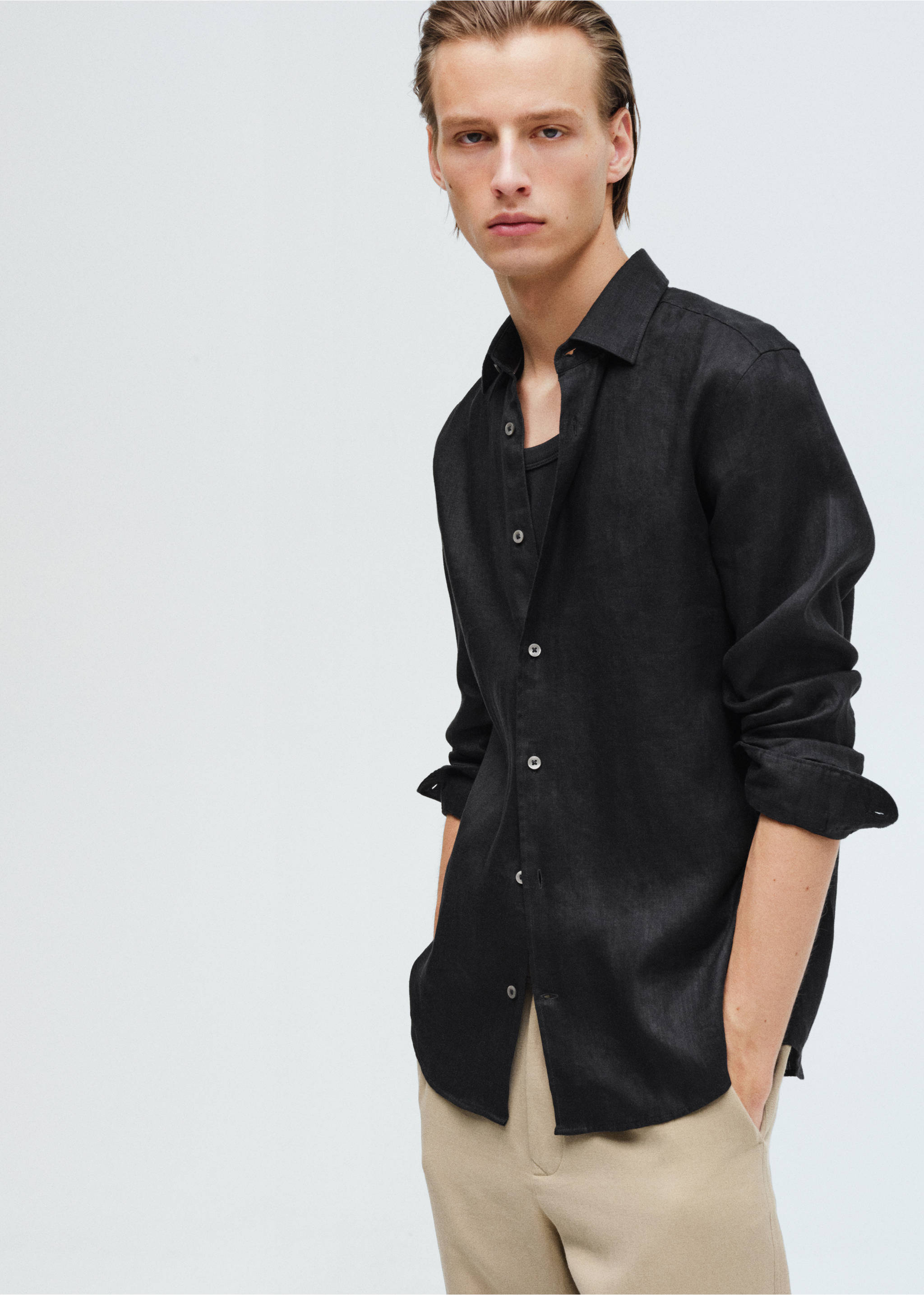 Camisa 100% lino regular fit - Detalle del artículo 9, Negro. Ref: 17021250-00.