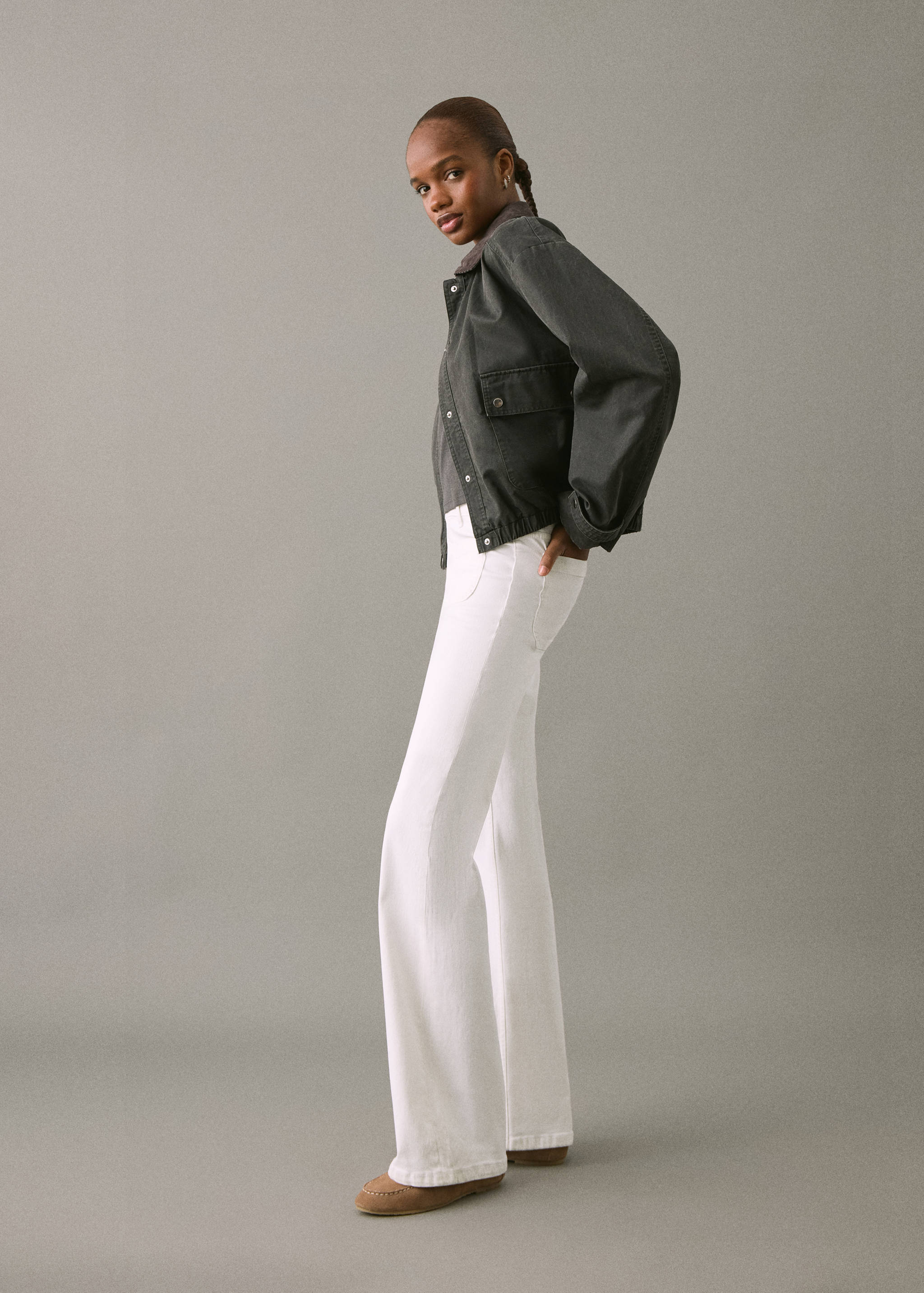 Flared jeans with pocket - Details of the article 2