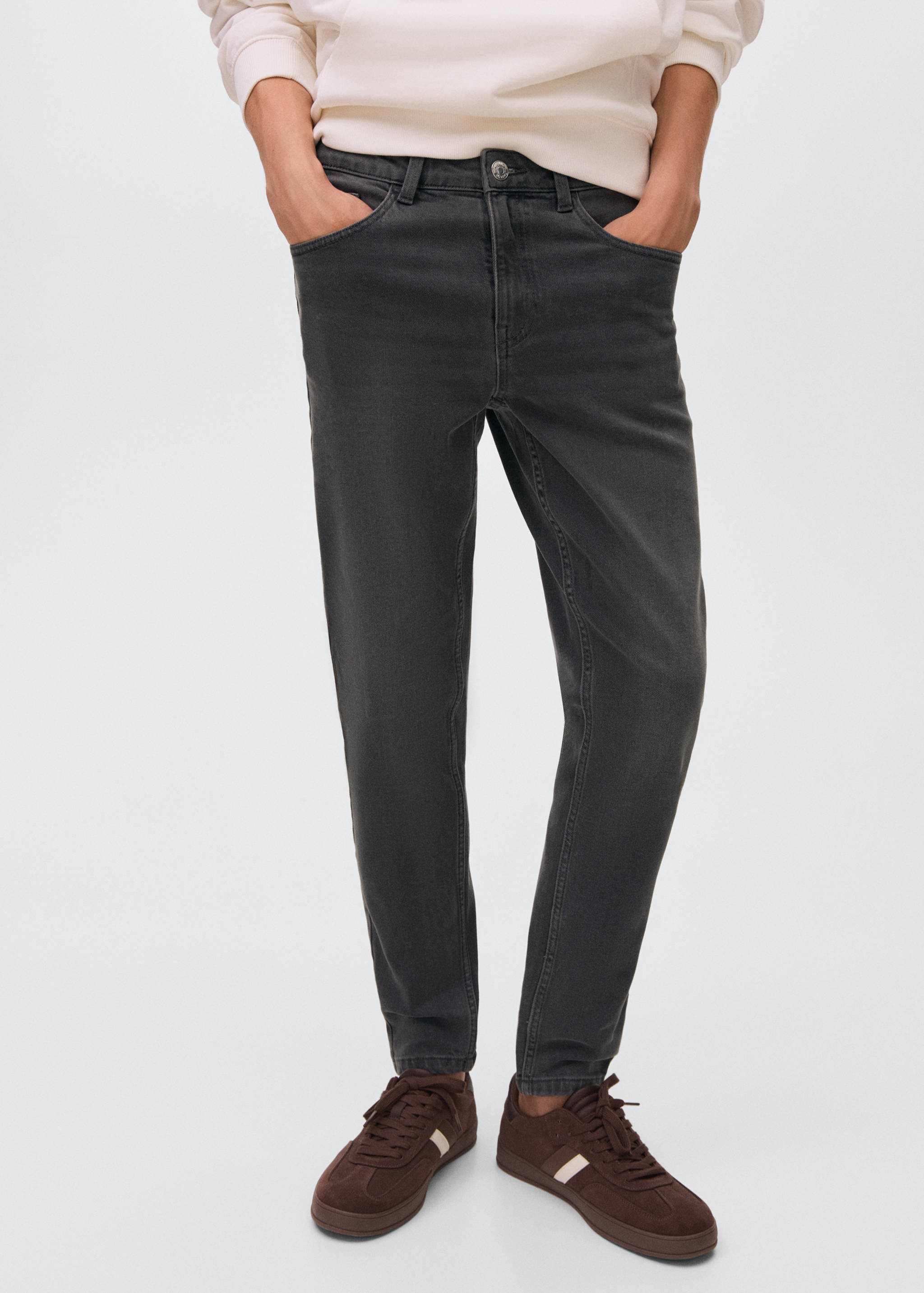 Джинсы-скинни - Средний план