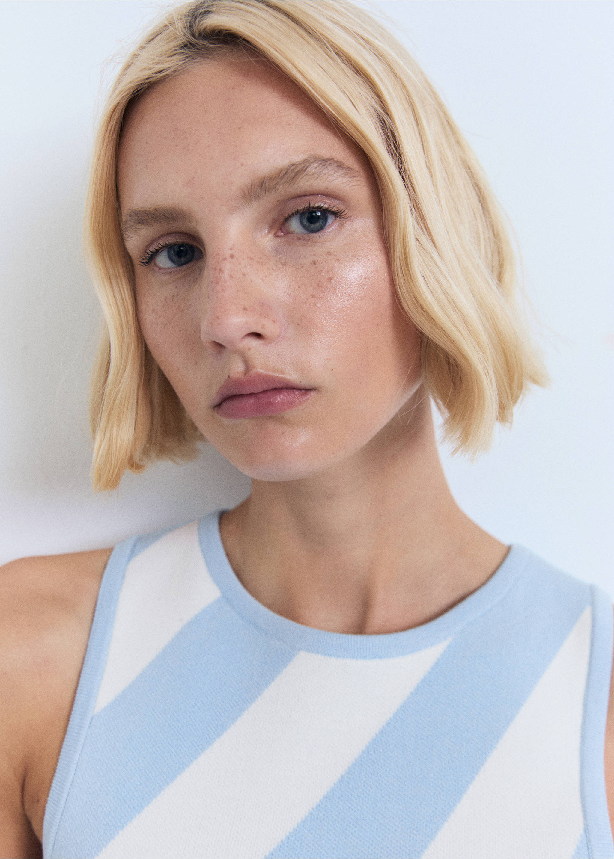 Úpletové šaty s ramínky - Detail zboží 1, Modrá obloha. Ref: 17021262-00.