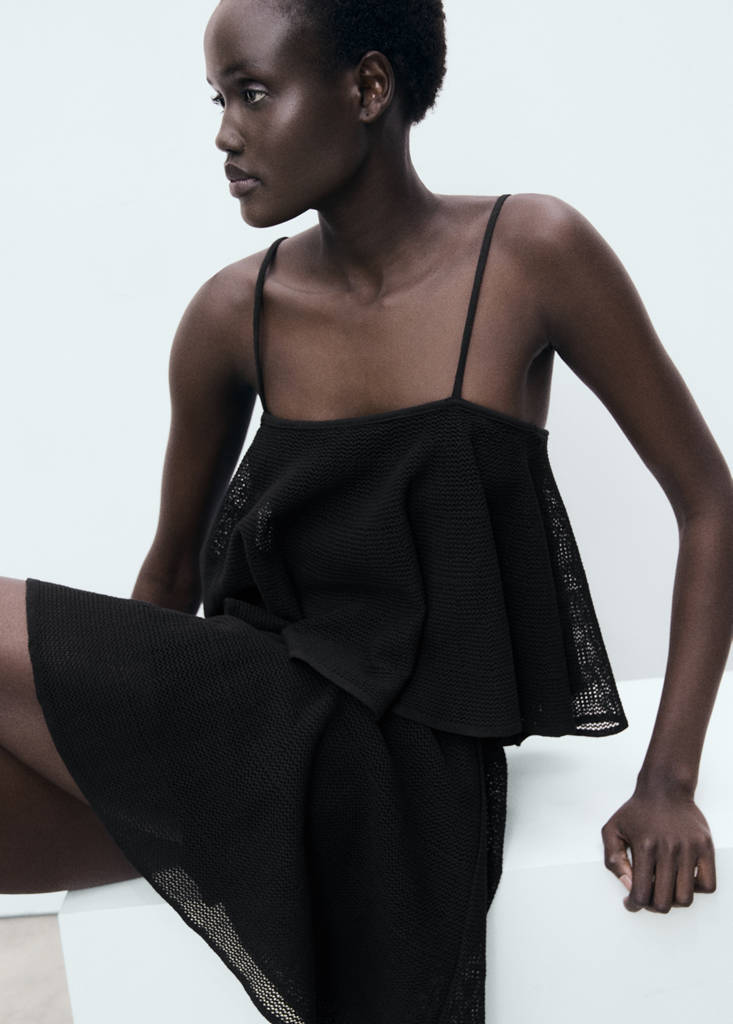 Ruffle knit dress — Black