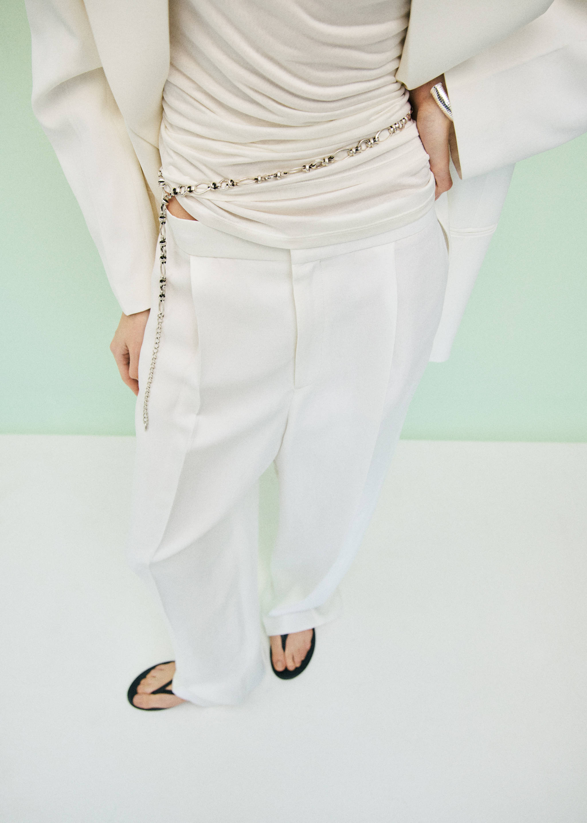 Linen-blend pleated trousers - Details of the article 6