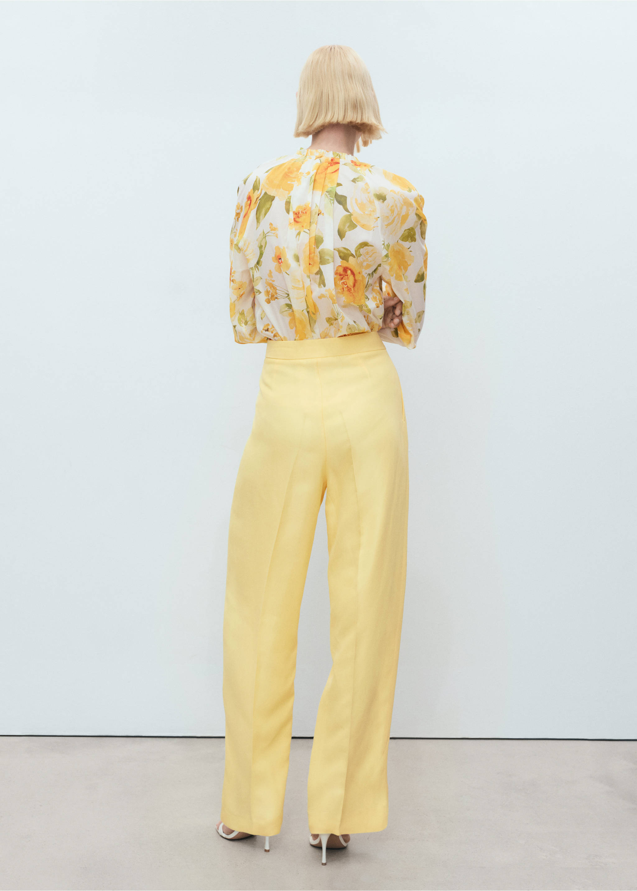 Pantalon mélange de lin pinces - Verso de l’article, Jaune. Ref: 17021270-00.