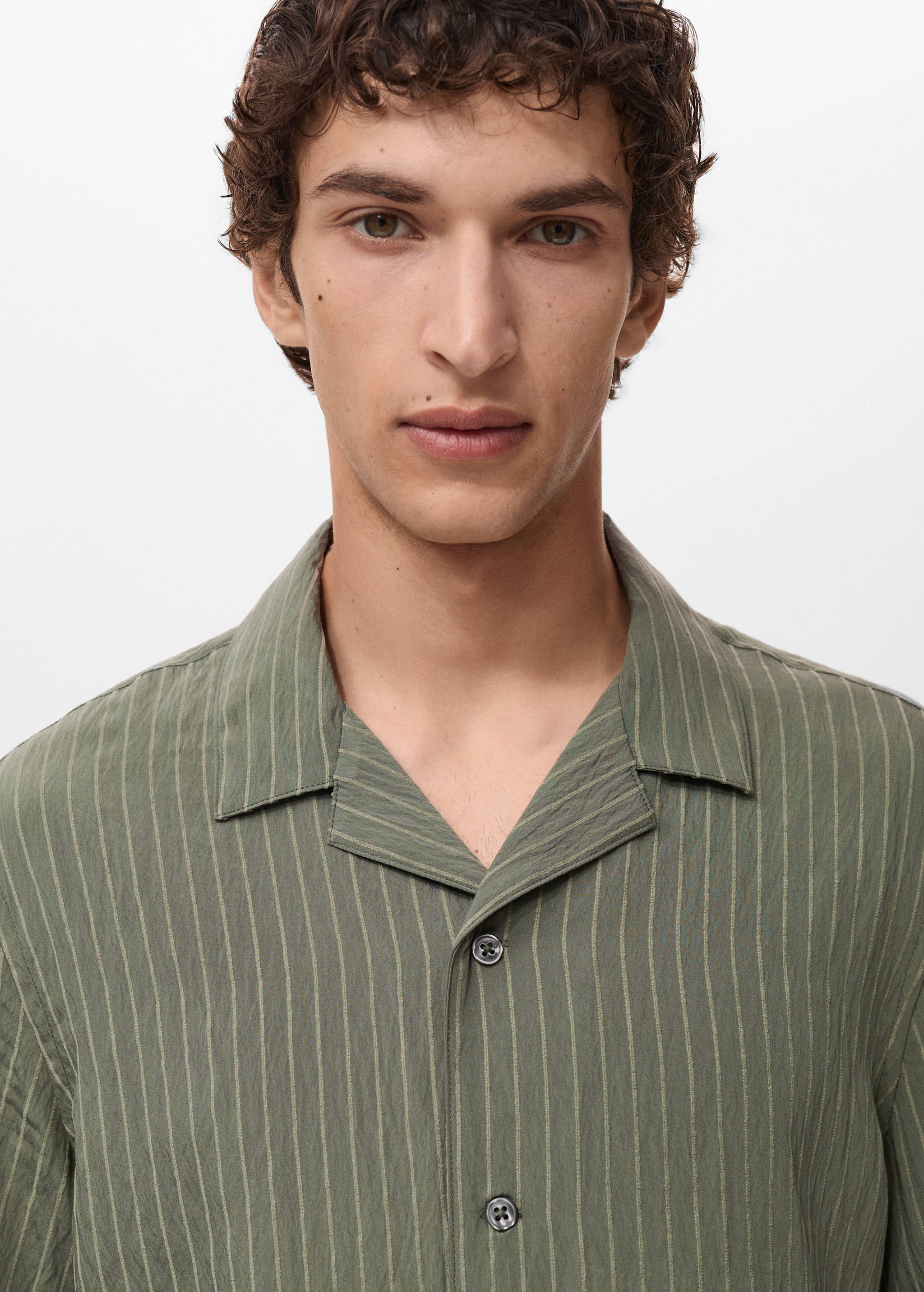 Short sleeve striped shirt - Details of the article 1