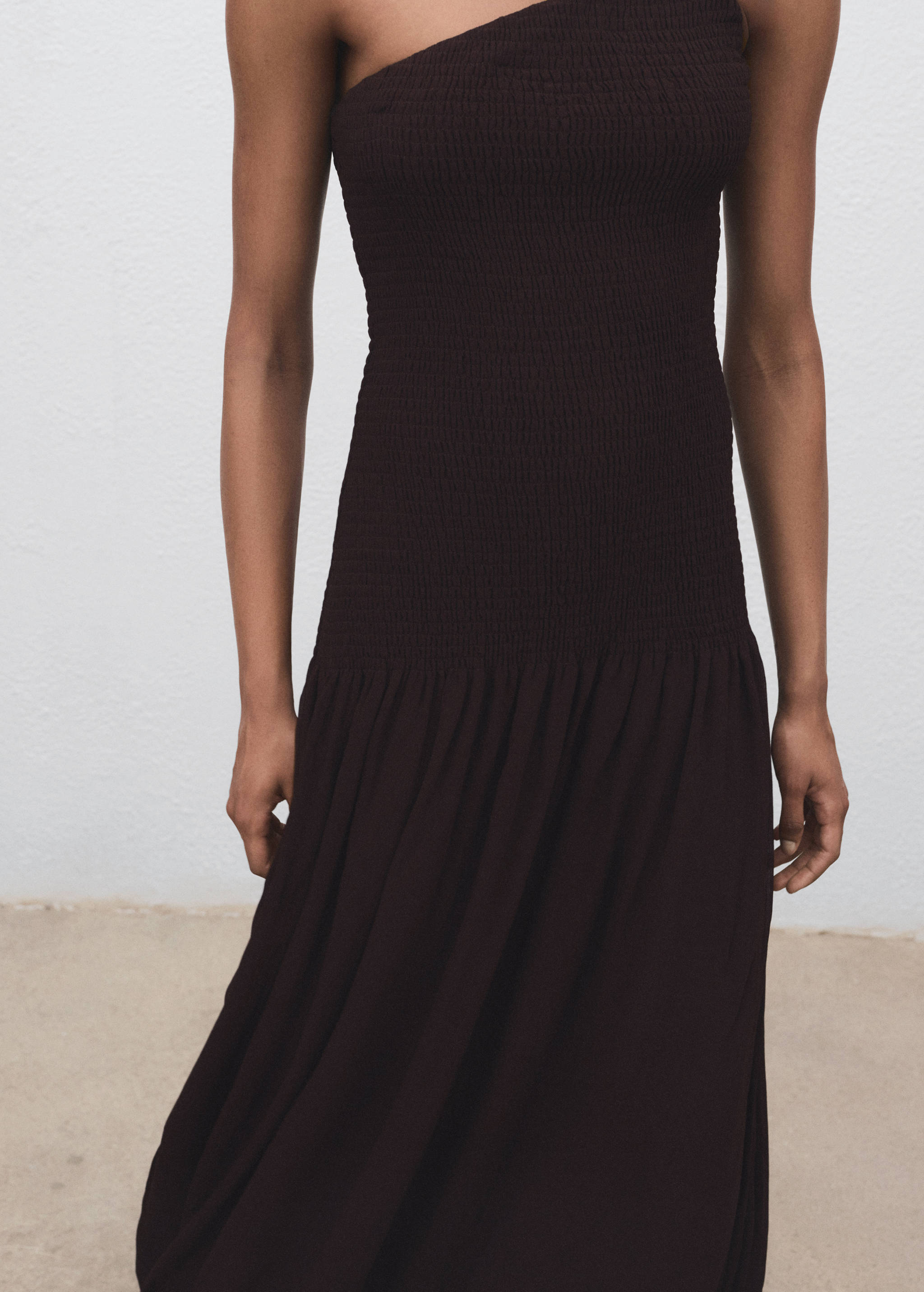 Asymmetrical dress with gathered body - Details of the article 6