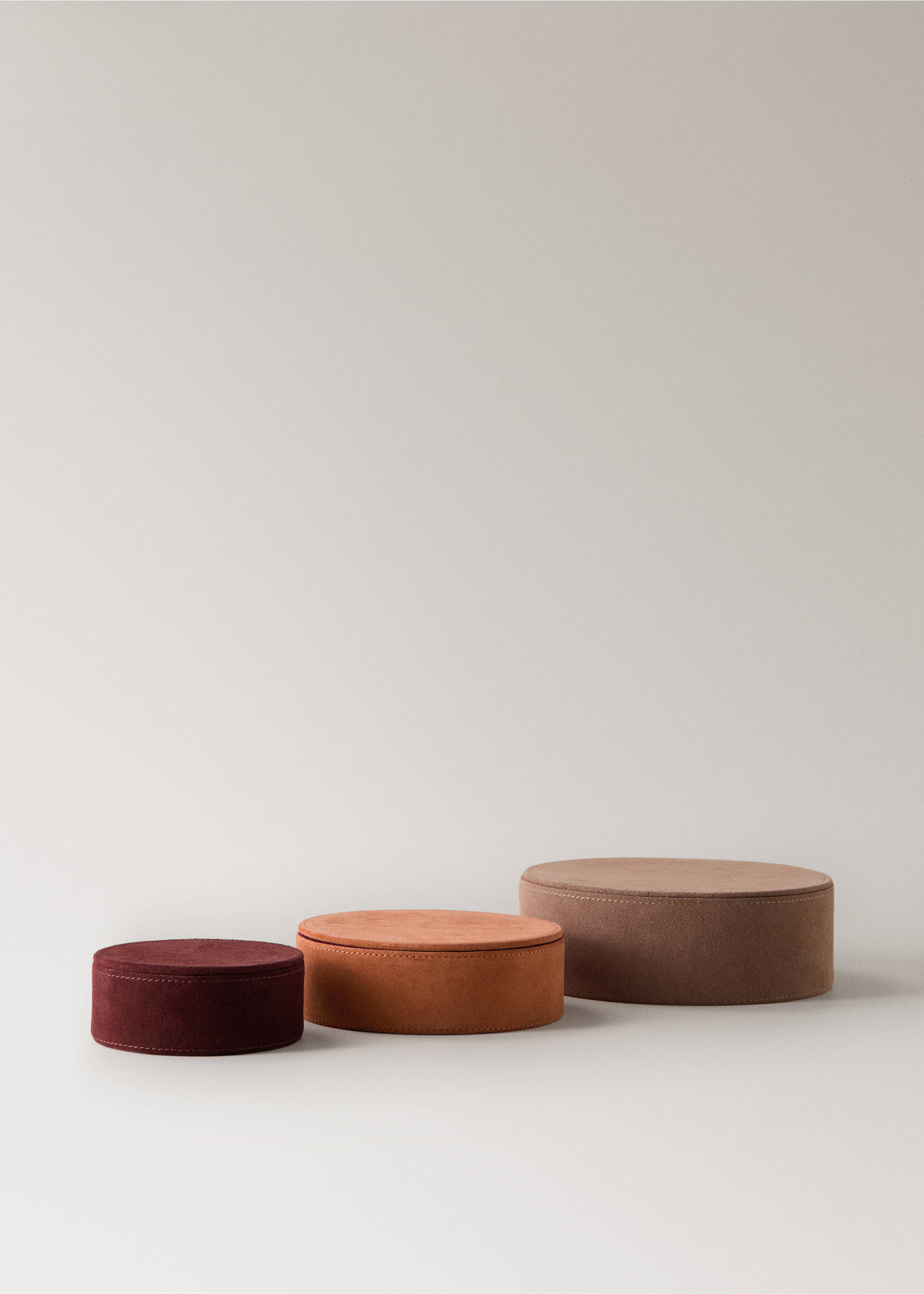 Large bicolour leather round box - Details of the article 3, Medium Pink. Ref: 17021293-00.