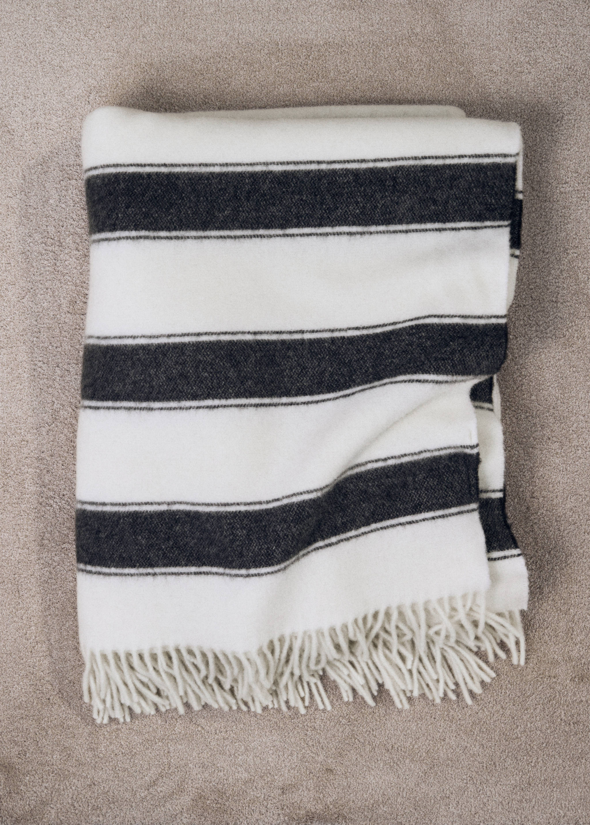 Zweifarbige Streifen-Wolldecke - Detail des Artikels 7