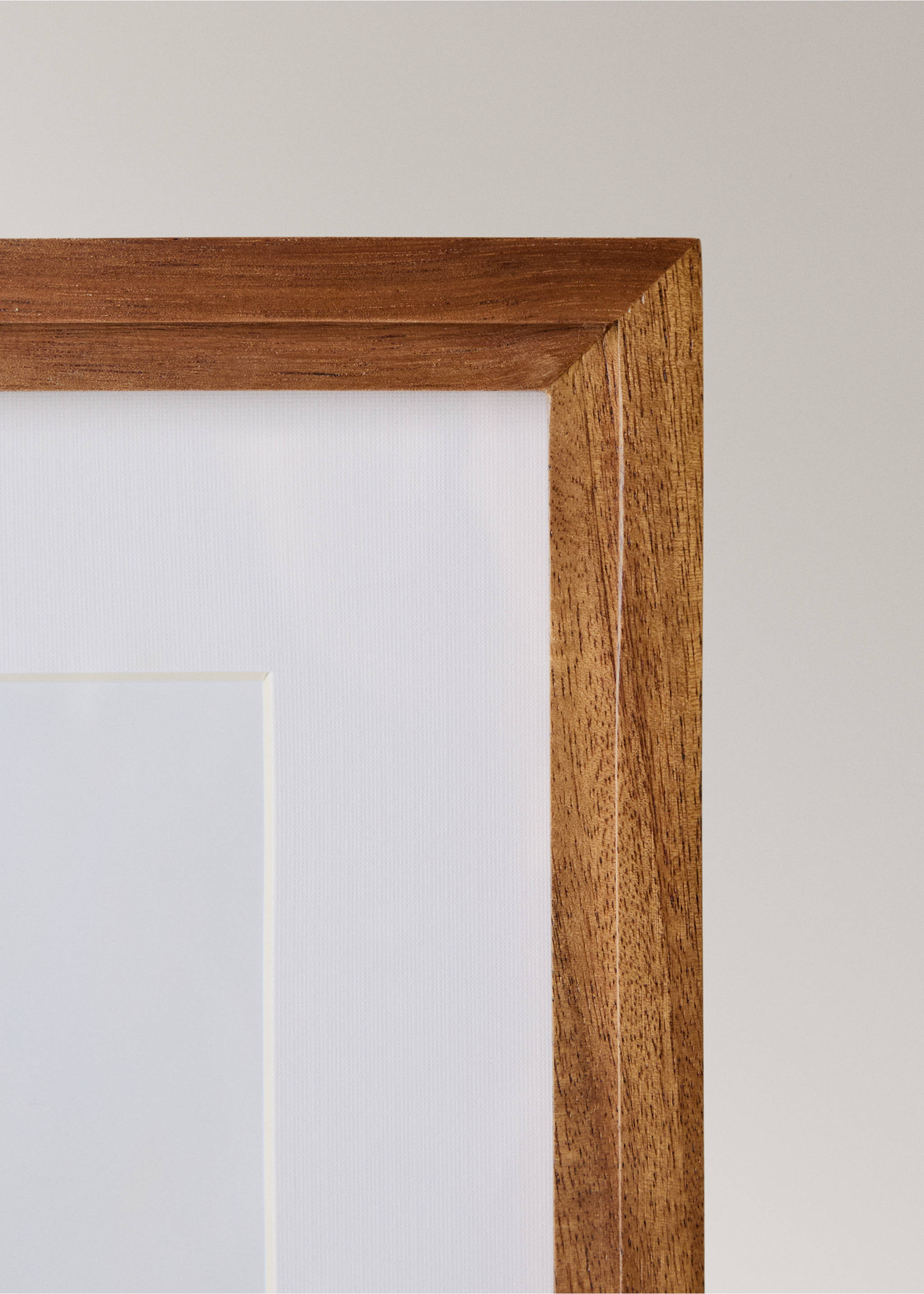 Mali drveni okvir s reljefom i paspartúom - Detalji artikla 2, Smeđa. Ref: 17021524-00.