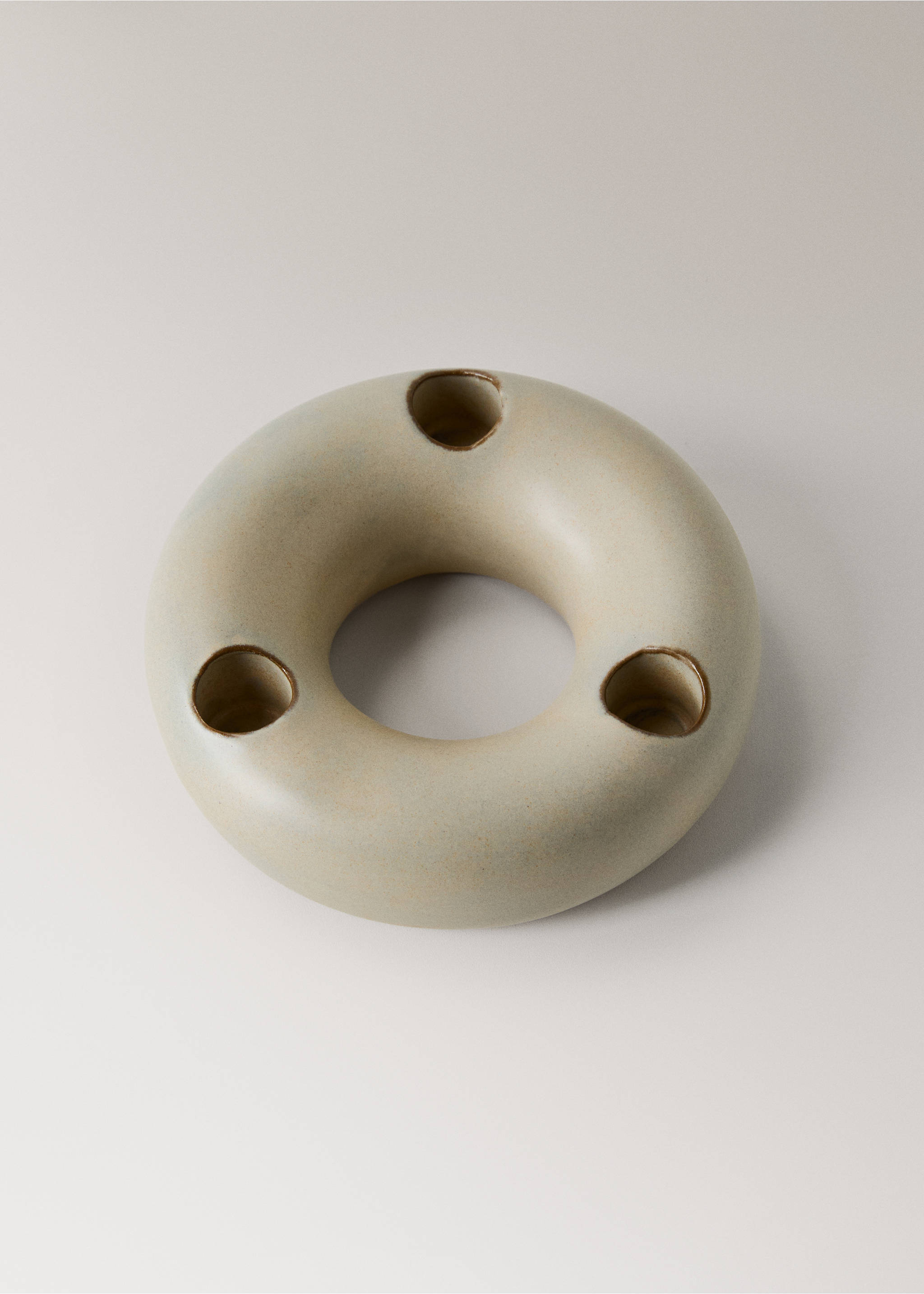 Round stoneware chandelier - Details of the article 1, White. Ref: 17021533-00.