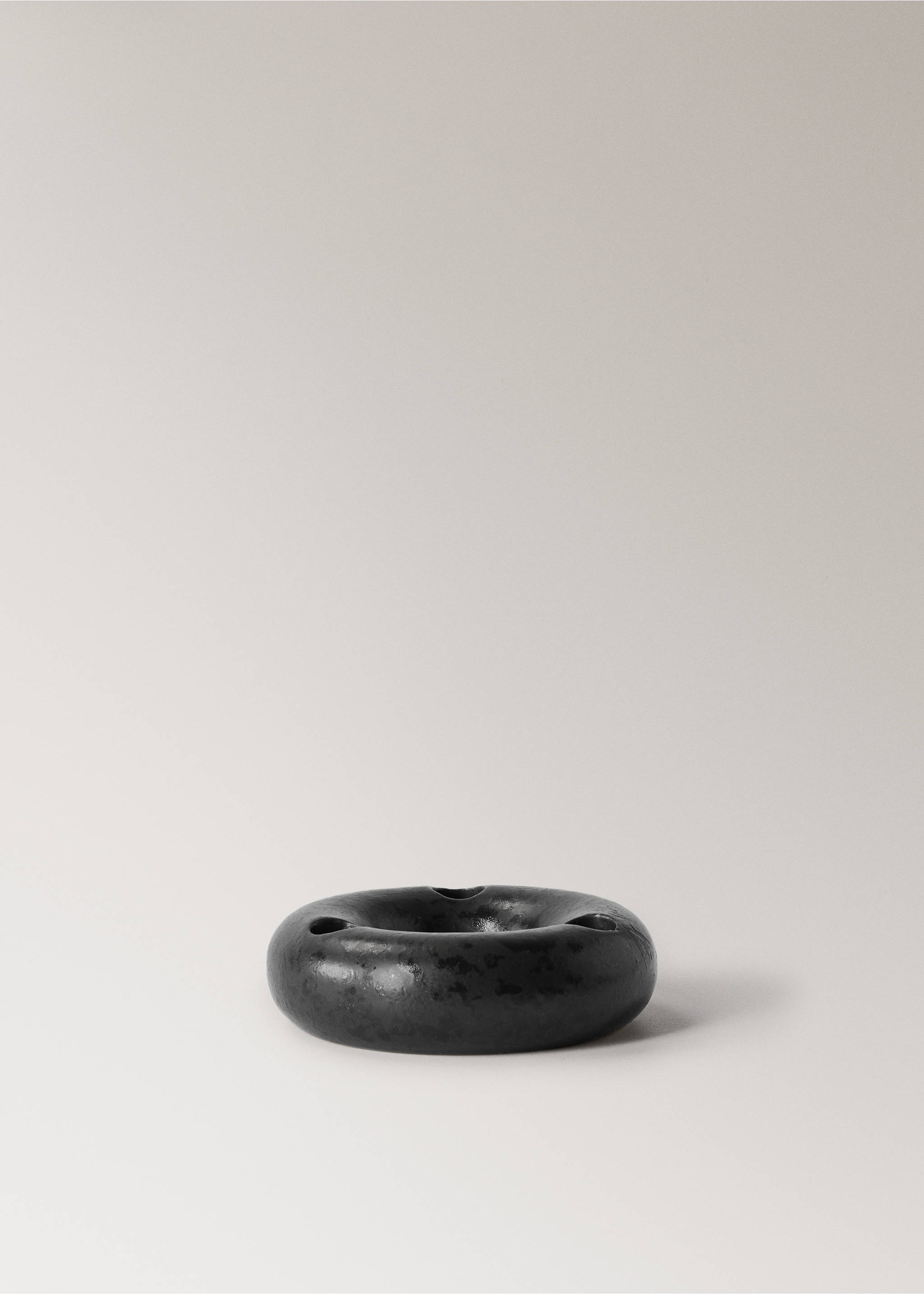 Round stoneware chandelier - Article without model, Black. Ref: 17021533-00.