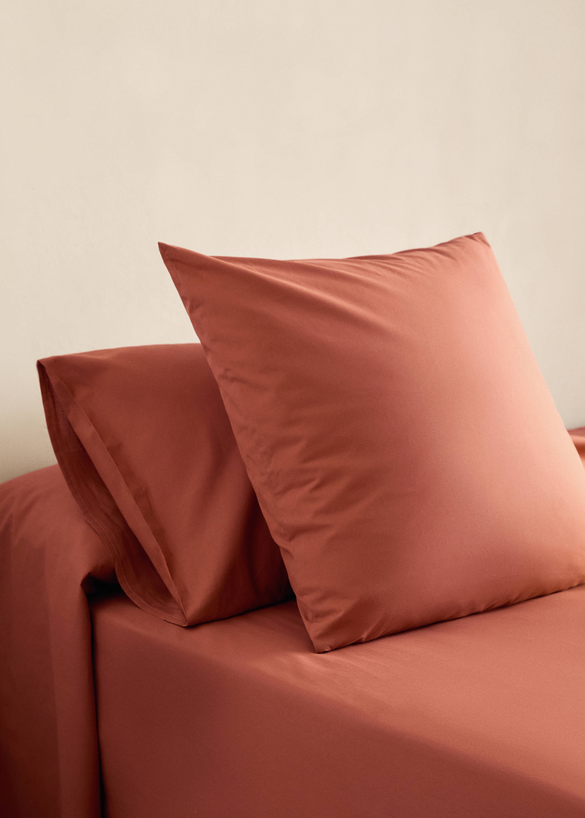 Two cotton percale pillowcases 50x75cm - General plane