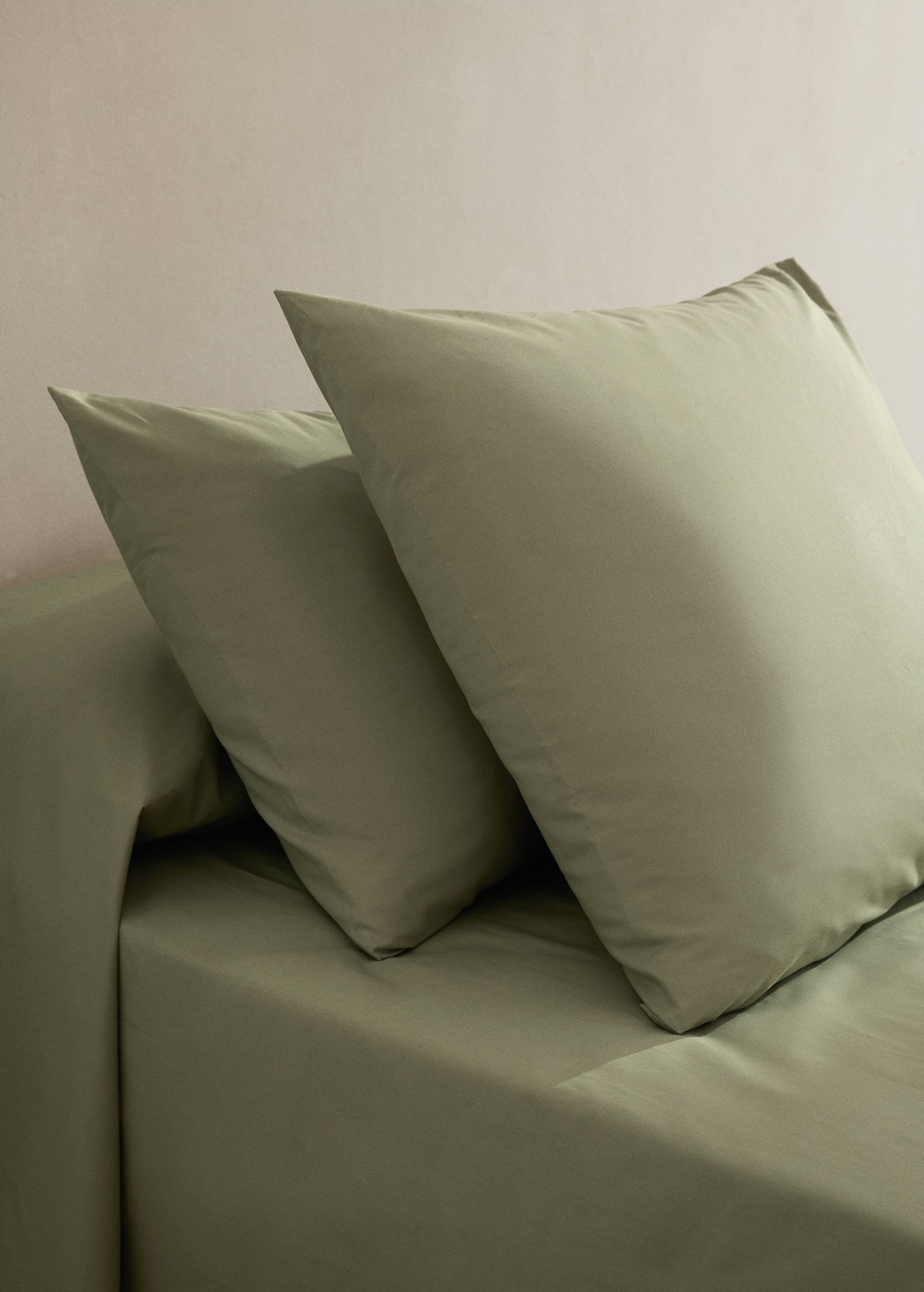 Two cotton percale pillowcases 60x60cm - General plane