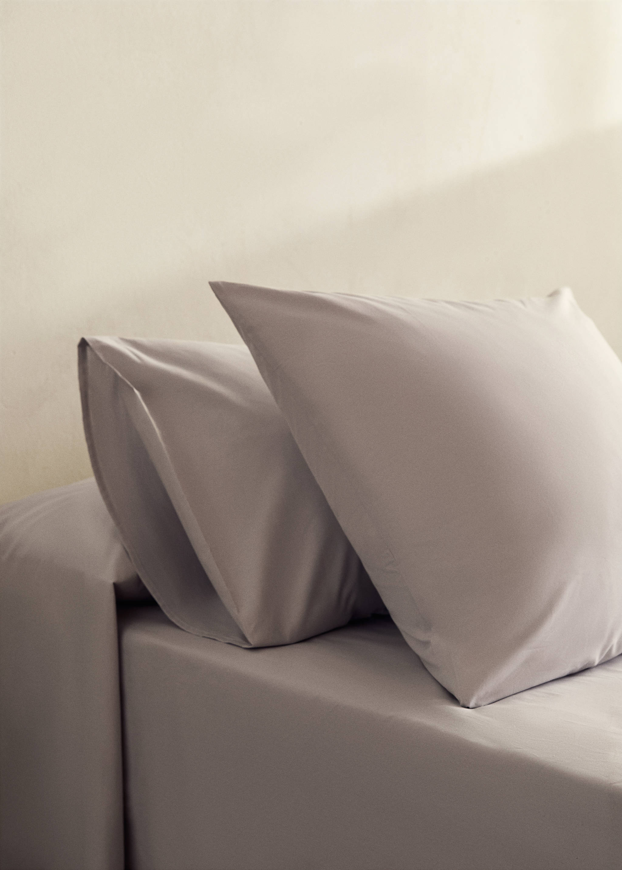 Two cotton percale pillowcases 60x60cm - General plane
